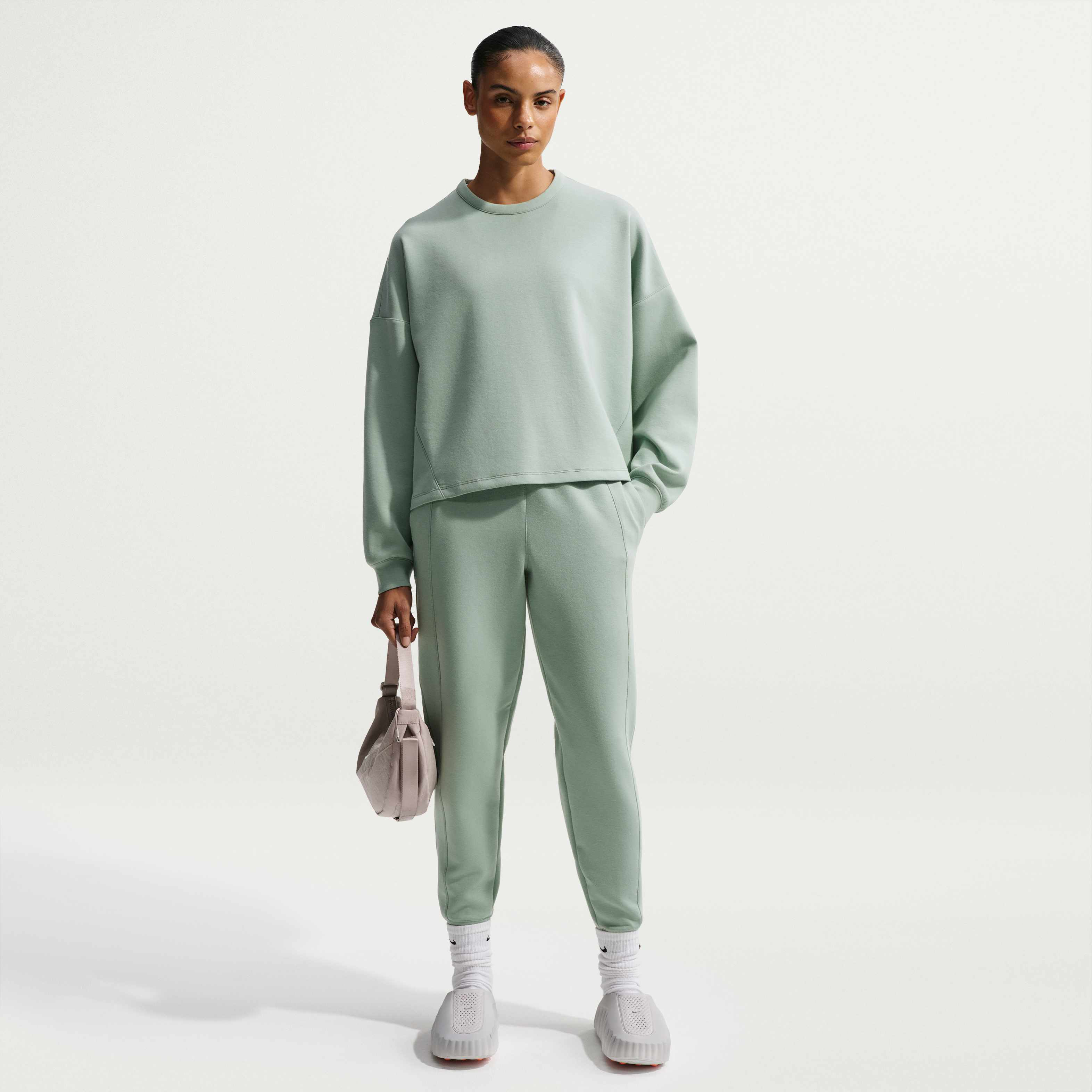 نايكي 24.7 امبوسبلي سوفت image number 3