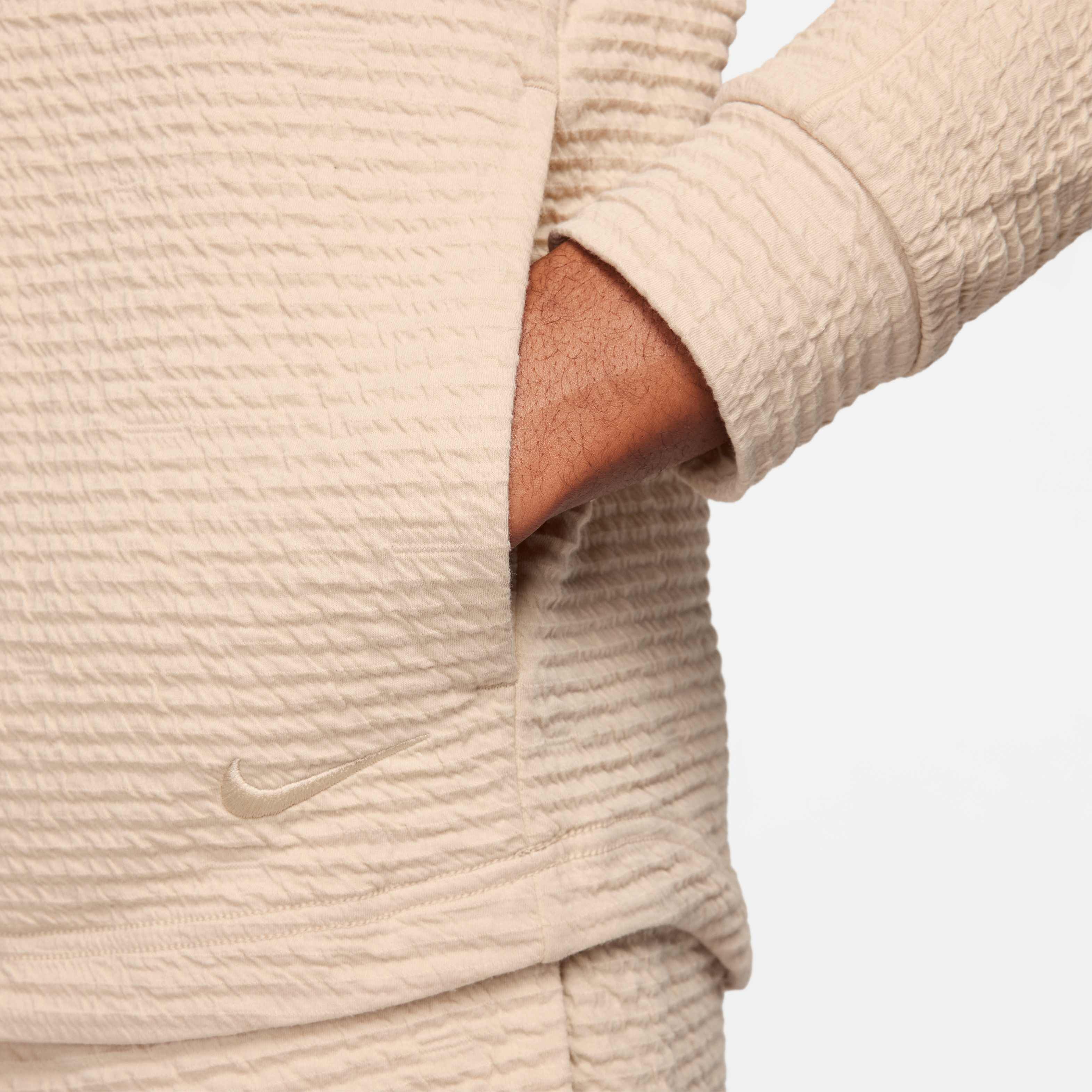 نايكي يوغا تيكستشر image number 3