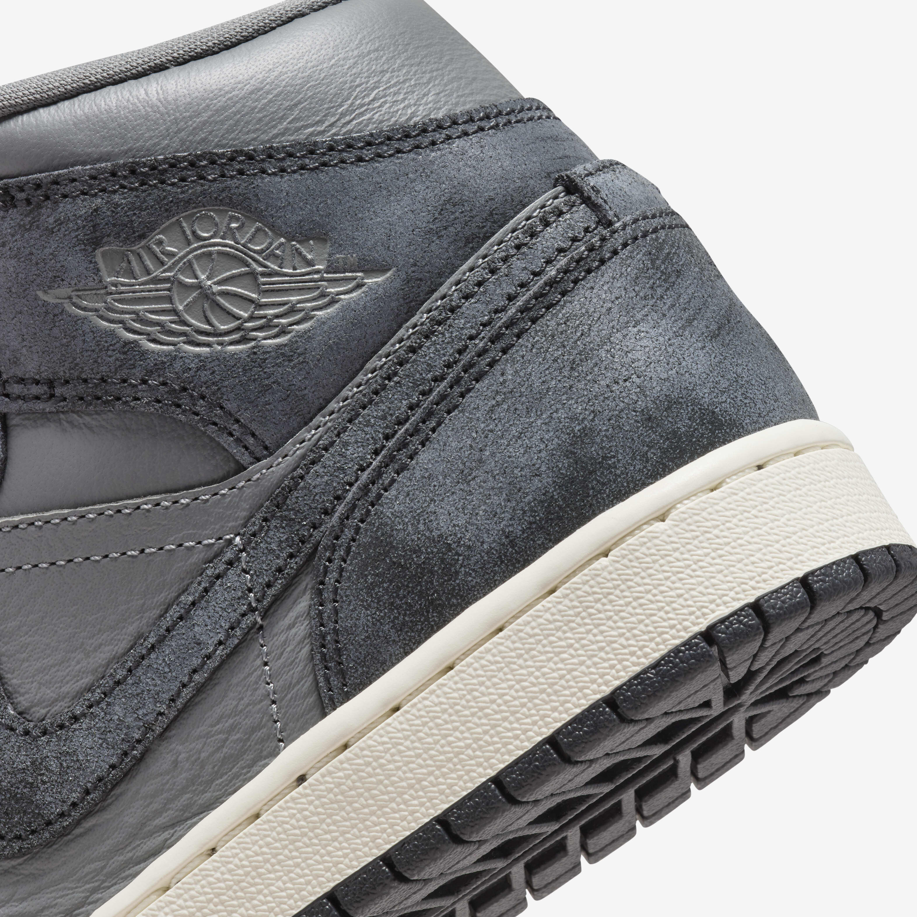 Air Jordan 1 Mid SE image number 7