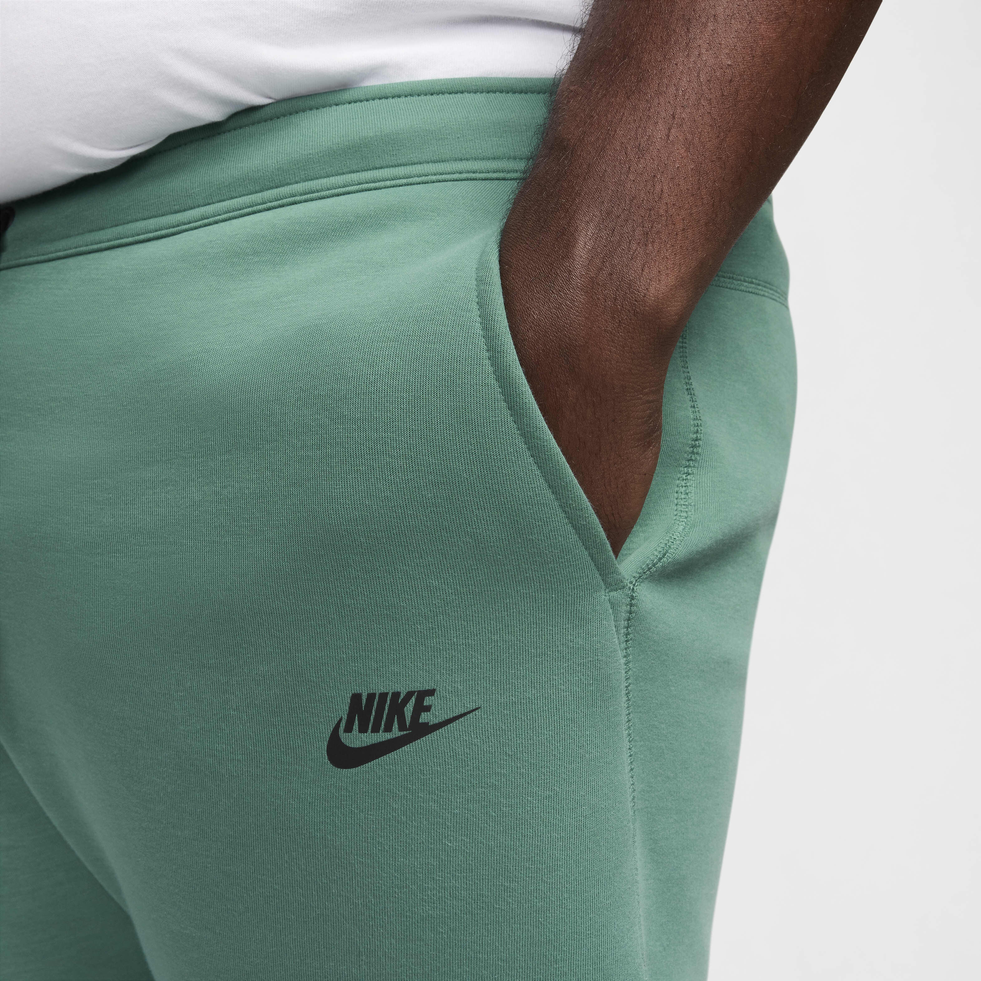 Nike green joggers clearance
