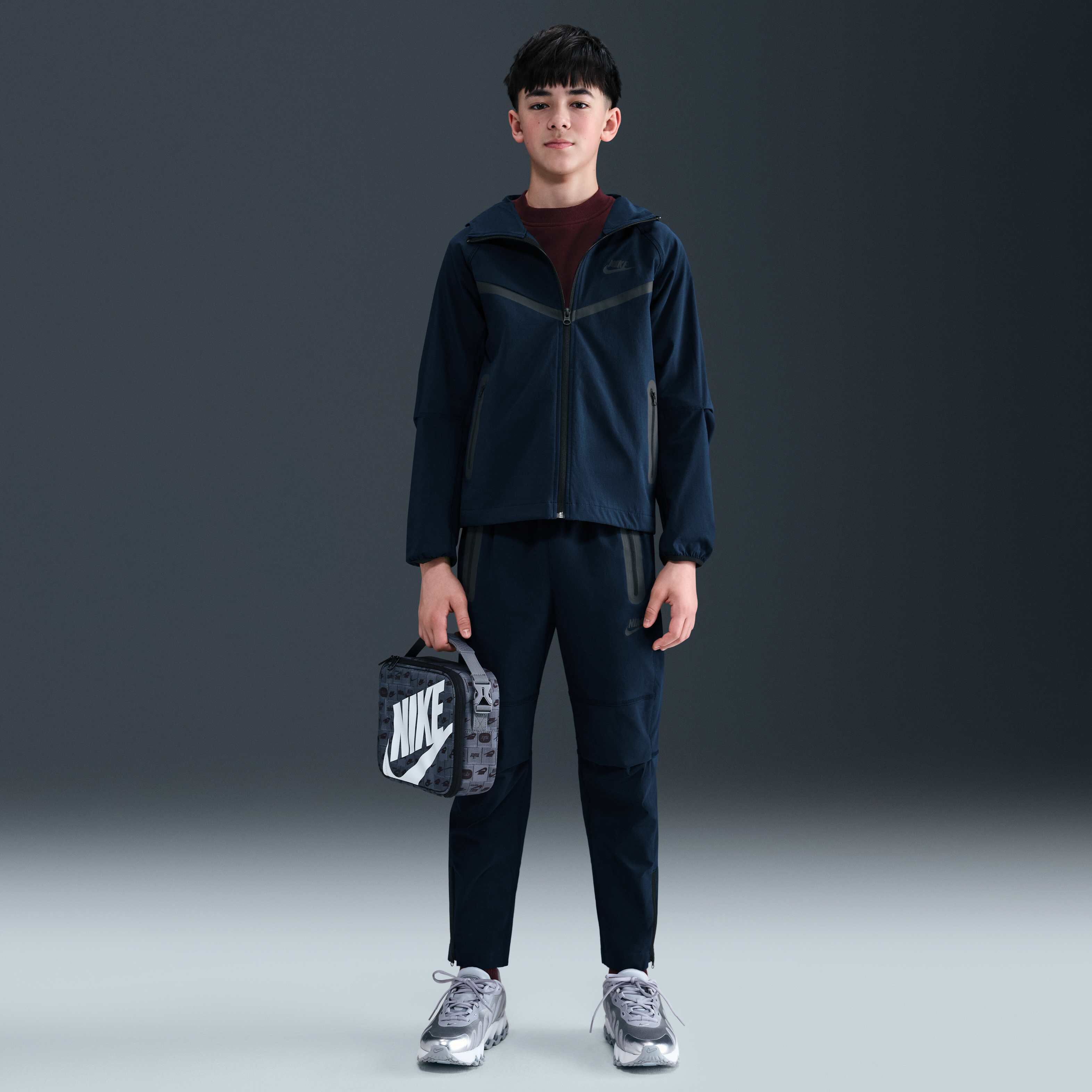 نايكي تك image number 3