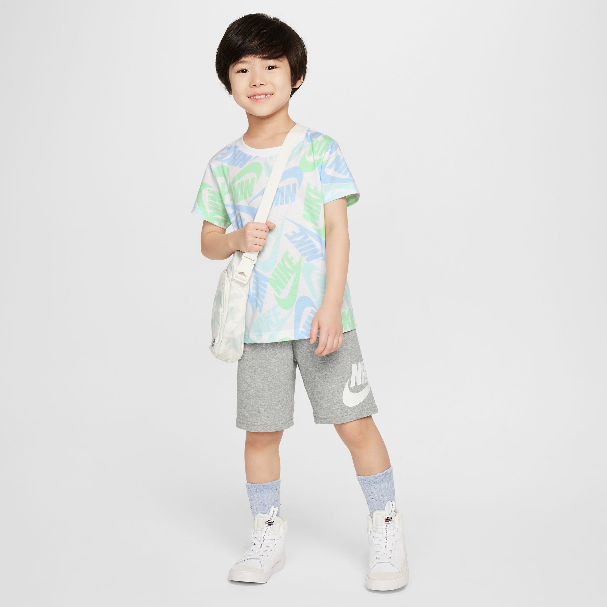 Nike Sportswear image number 0