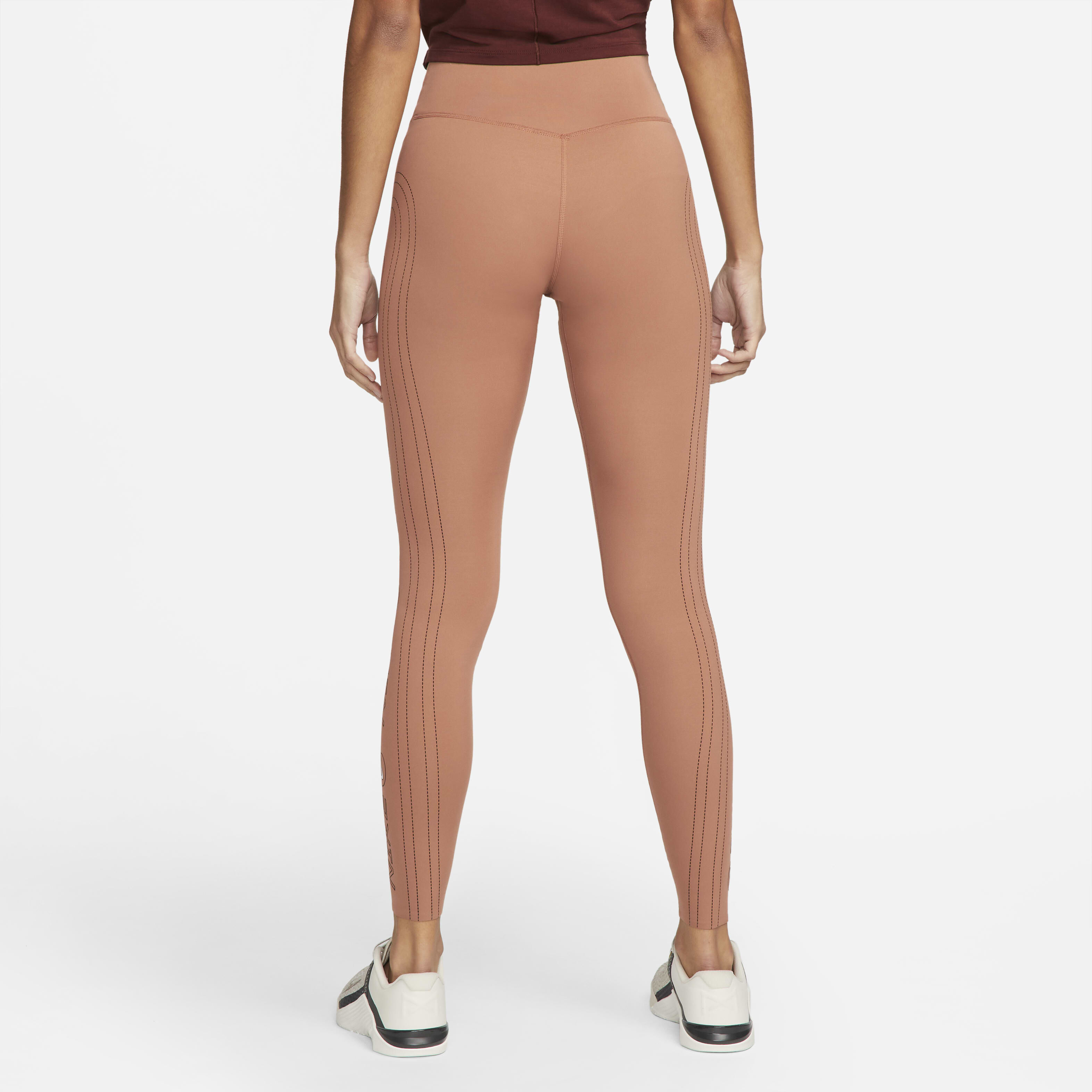 نايكي ون لوكس ايكون كلاش image number 1