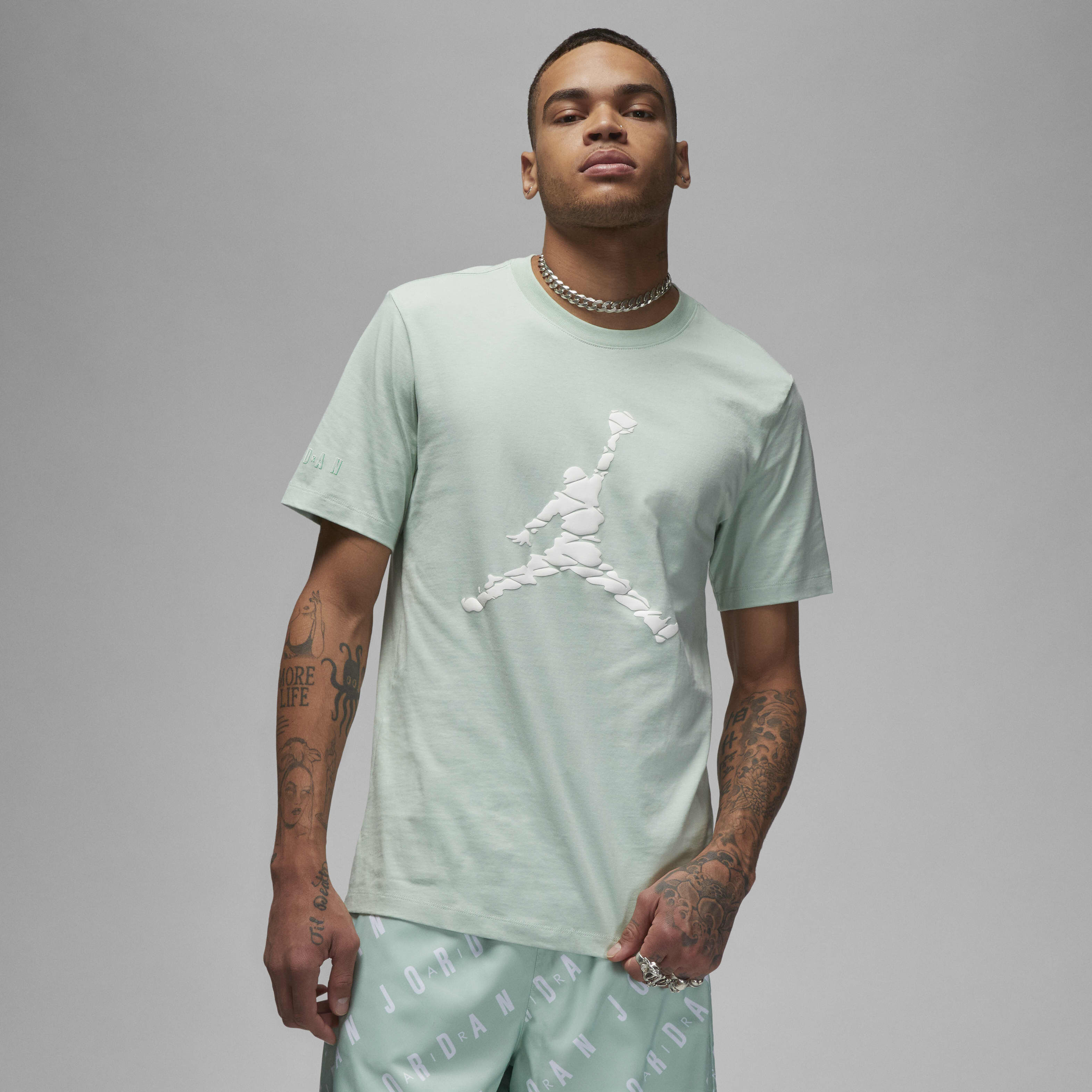 Jordan Essentials image number 0