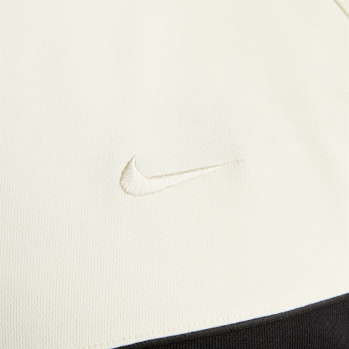 Nike Swoosh image number 9 Nike Swoosh image number 9