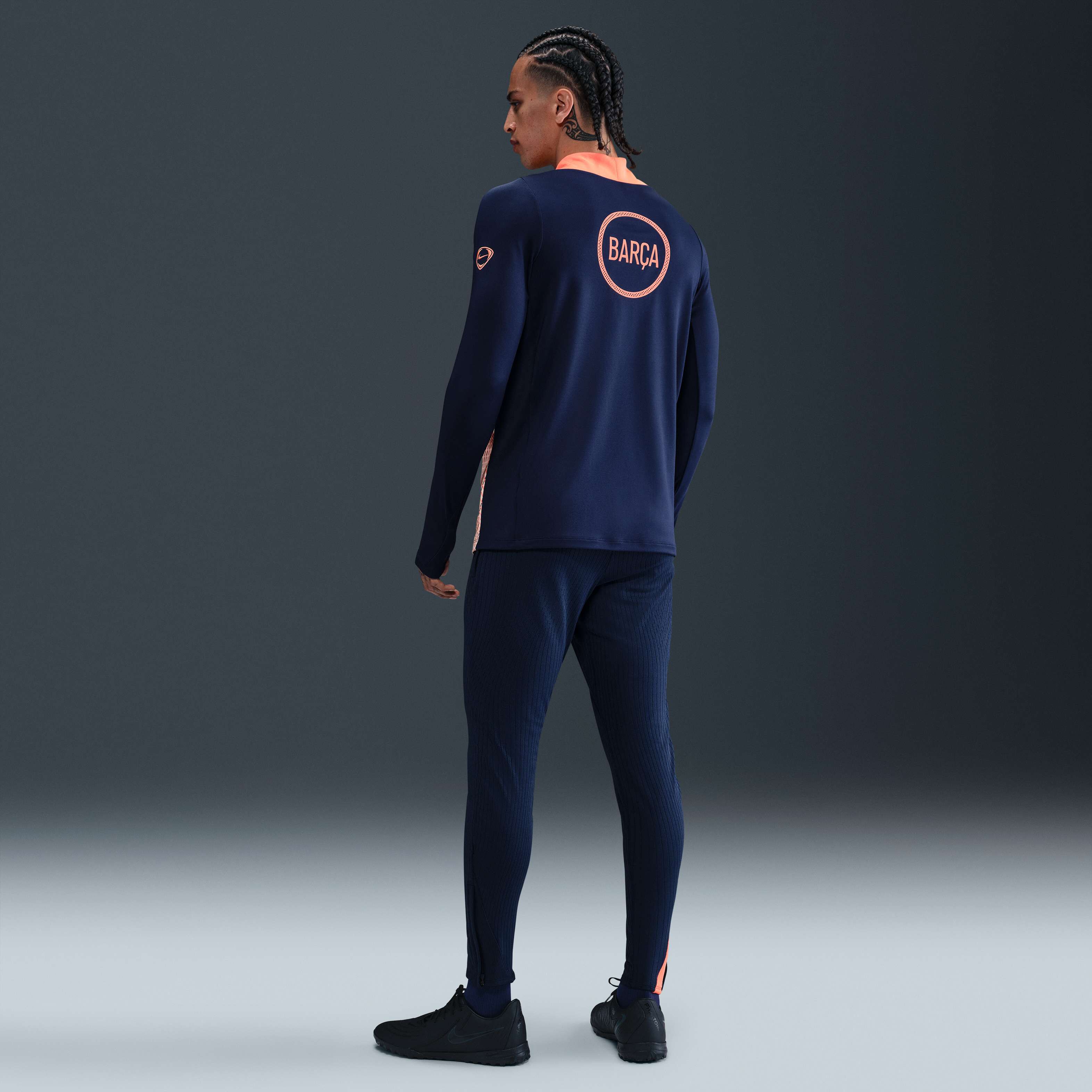 F.C. Barcelona Strike Third image number 4