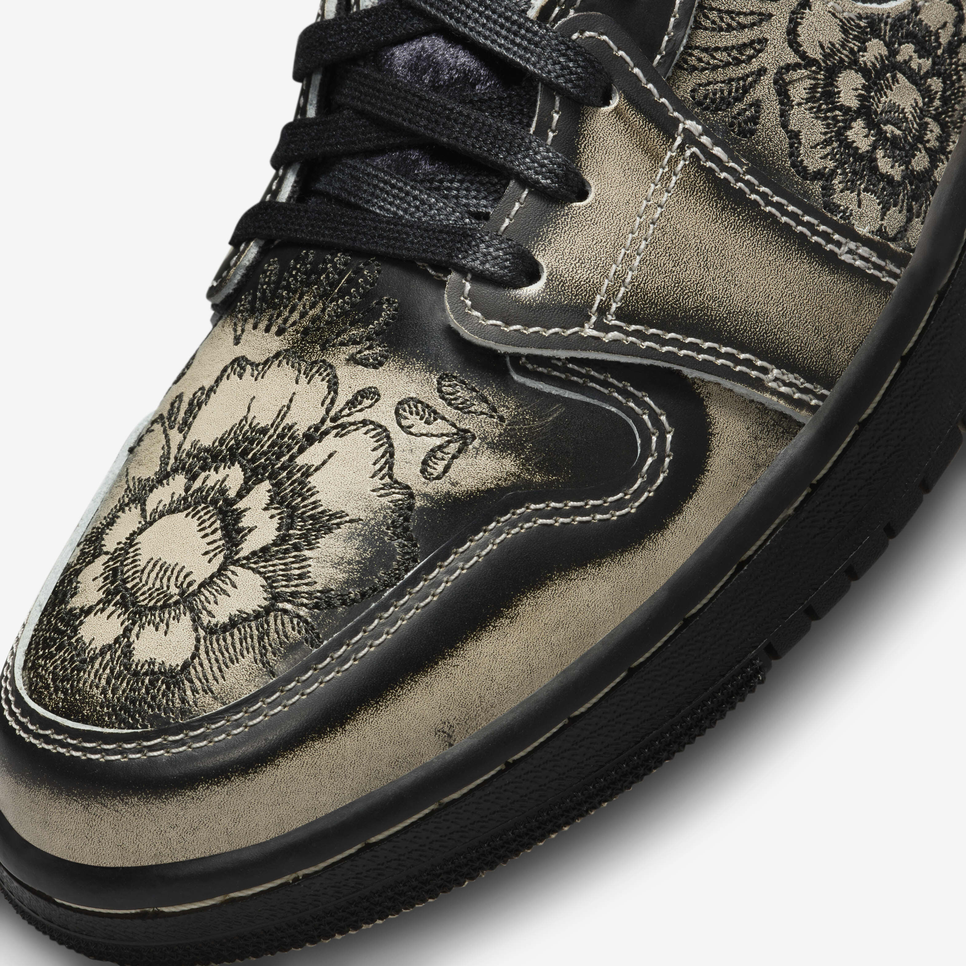 Air Jordan 1 Zoom CMFT 2 'D&iacute;a de Muertos' image number 6