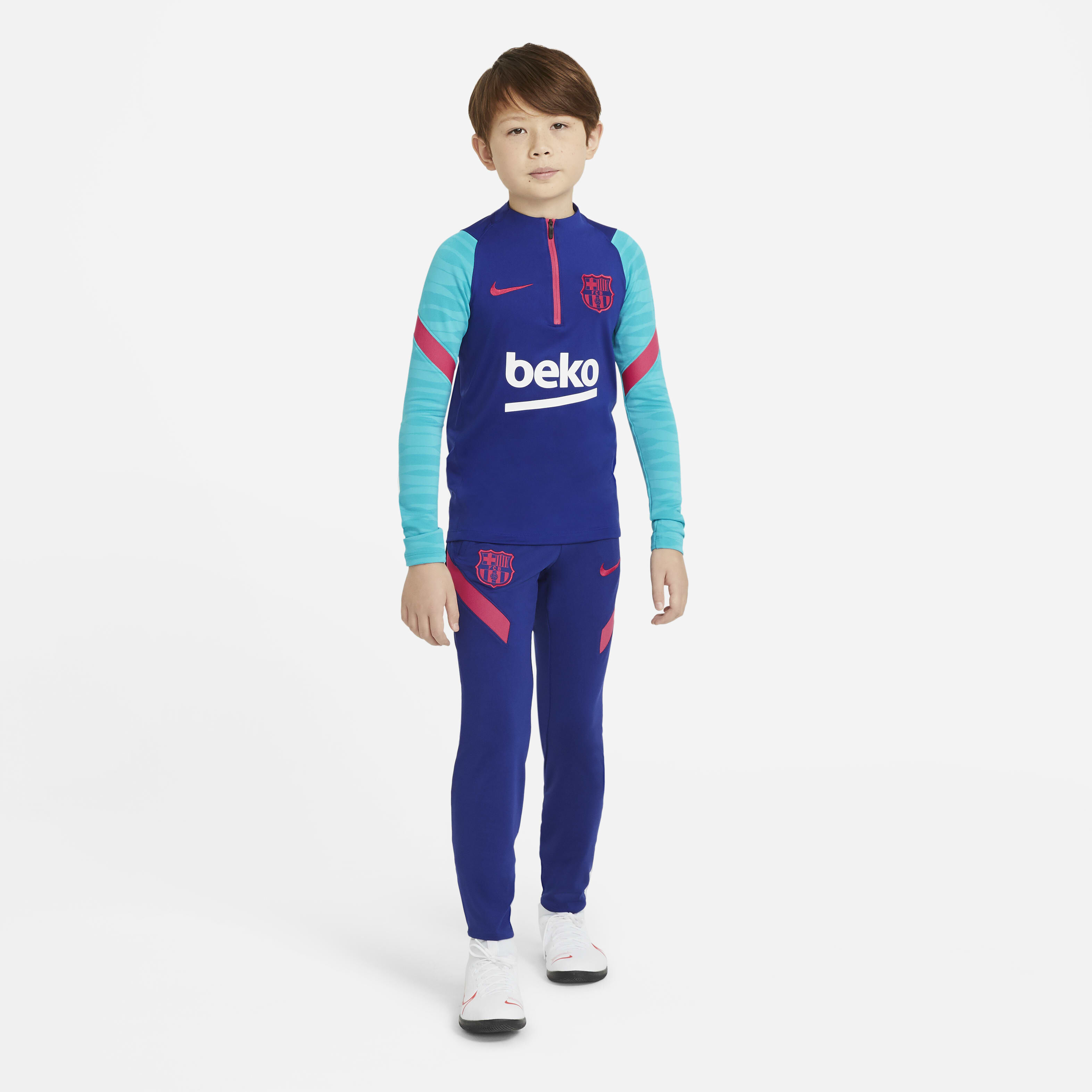 F.C. Barcelona Strike image number 6
