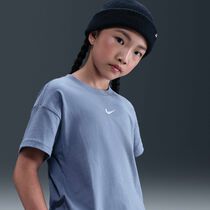 نايكي سبورتسوير ايسنشال