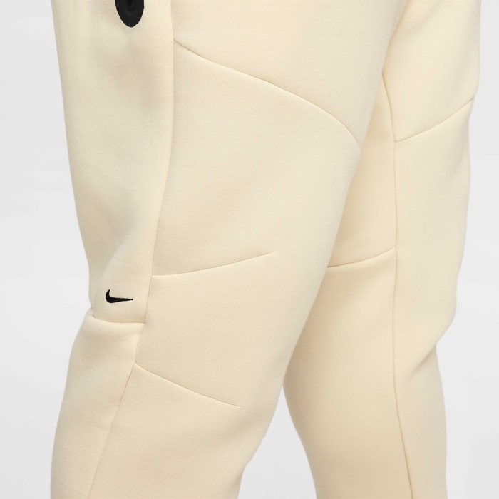 Nike Tech image number 14 Nike Tech image number 14