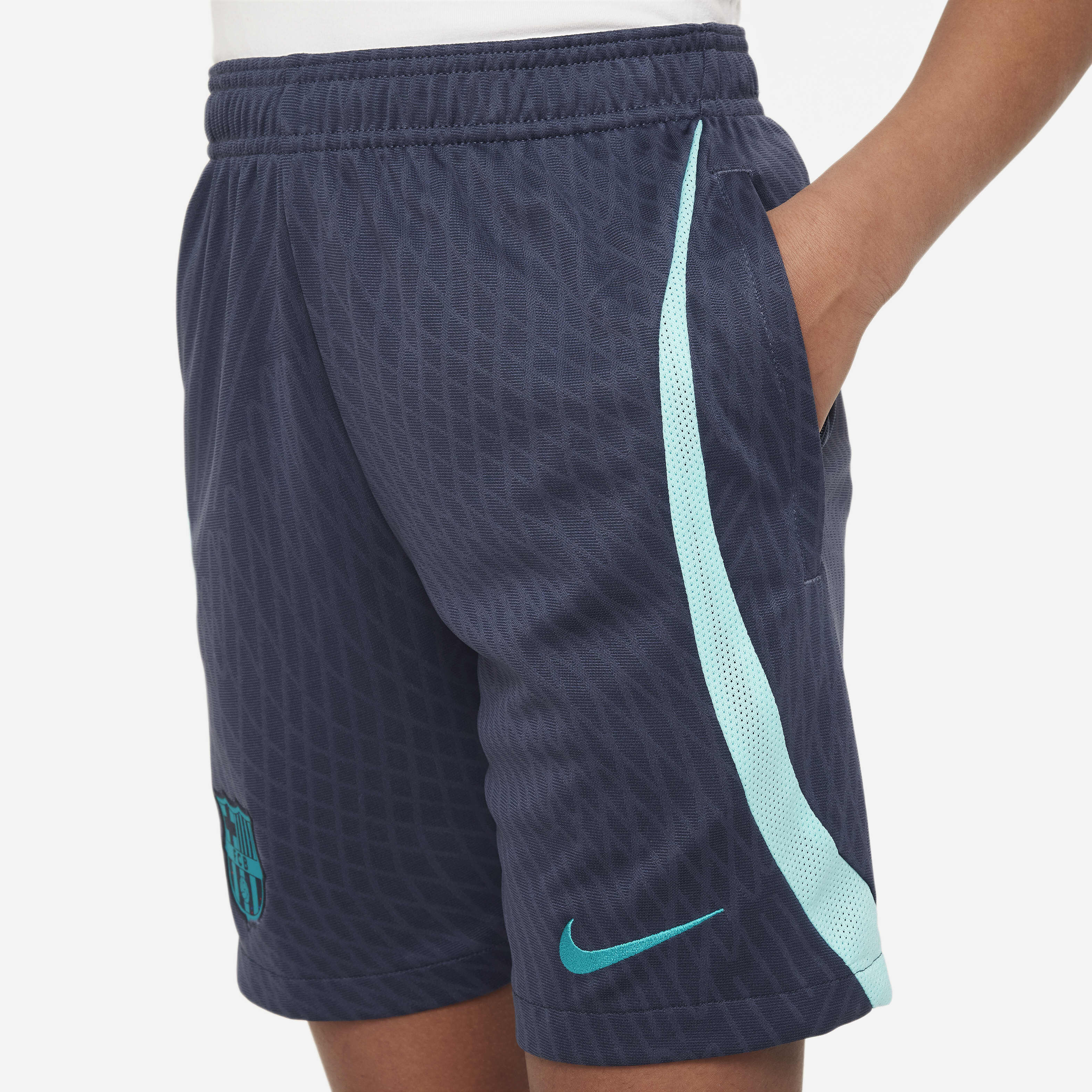 F.C. Barcelona Strike Third image number 4