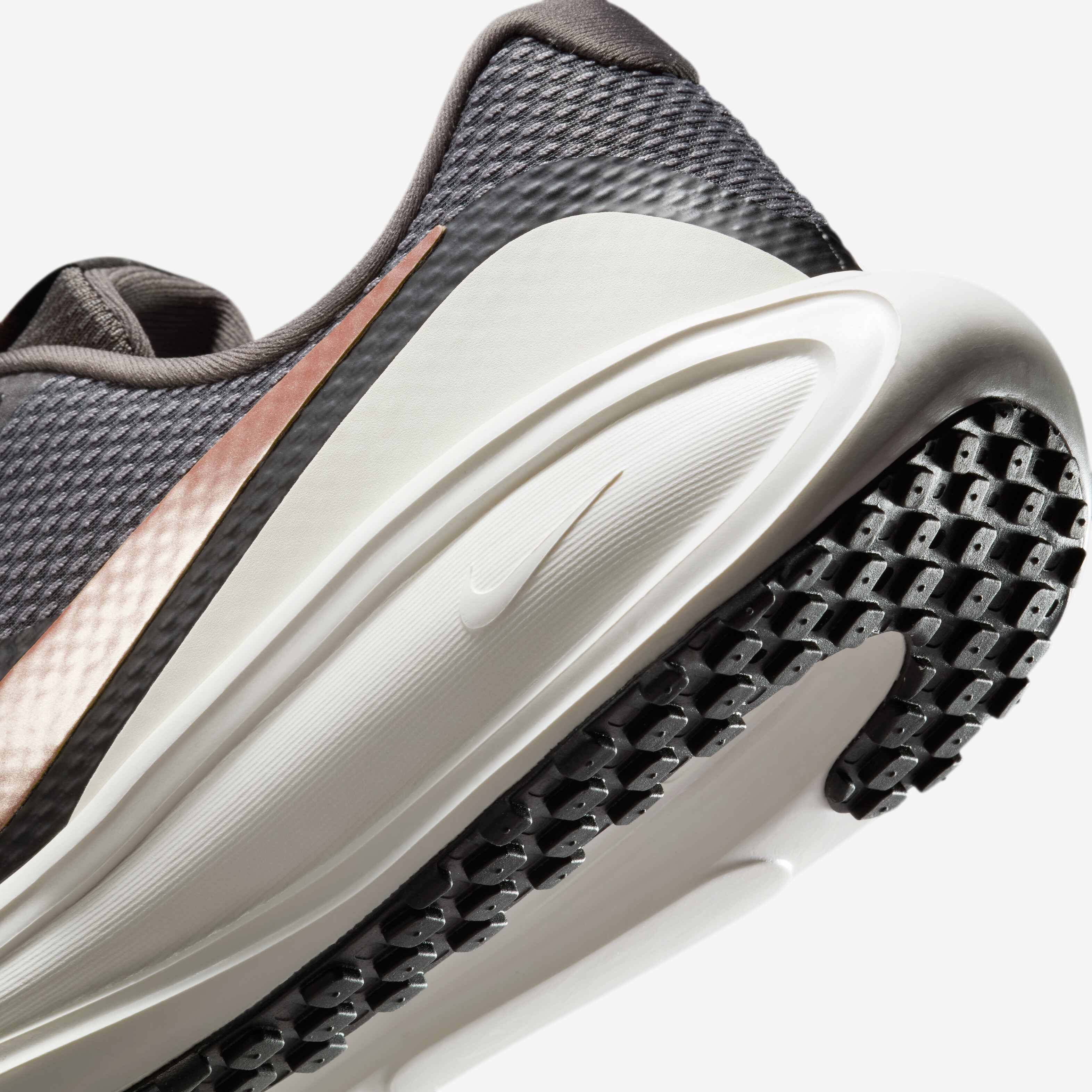 نايكي ريفلوشن 8 image number 7