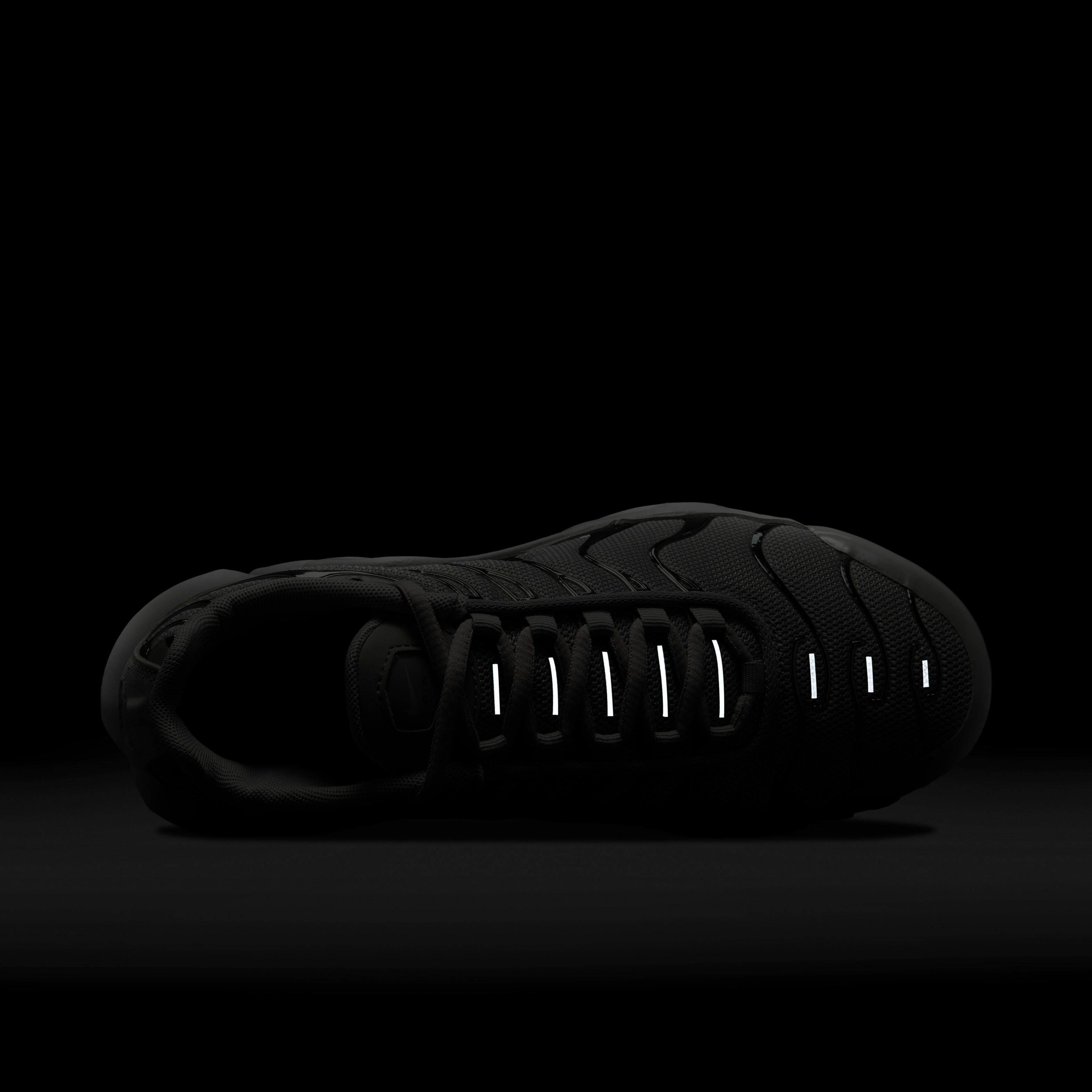 Nike Air Max Plus image number 8