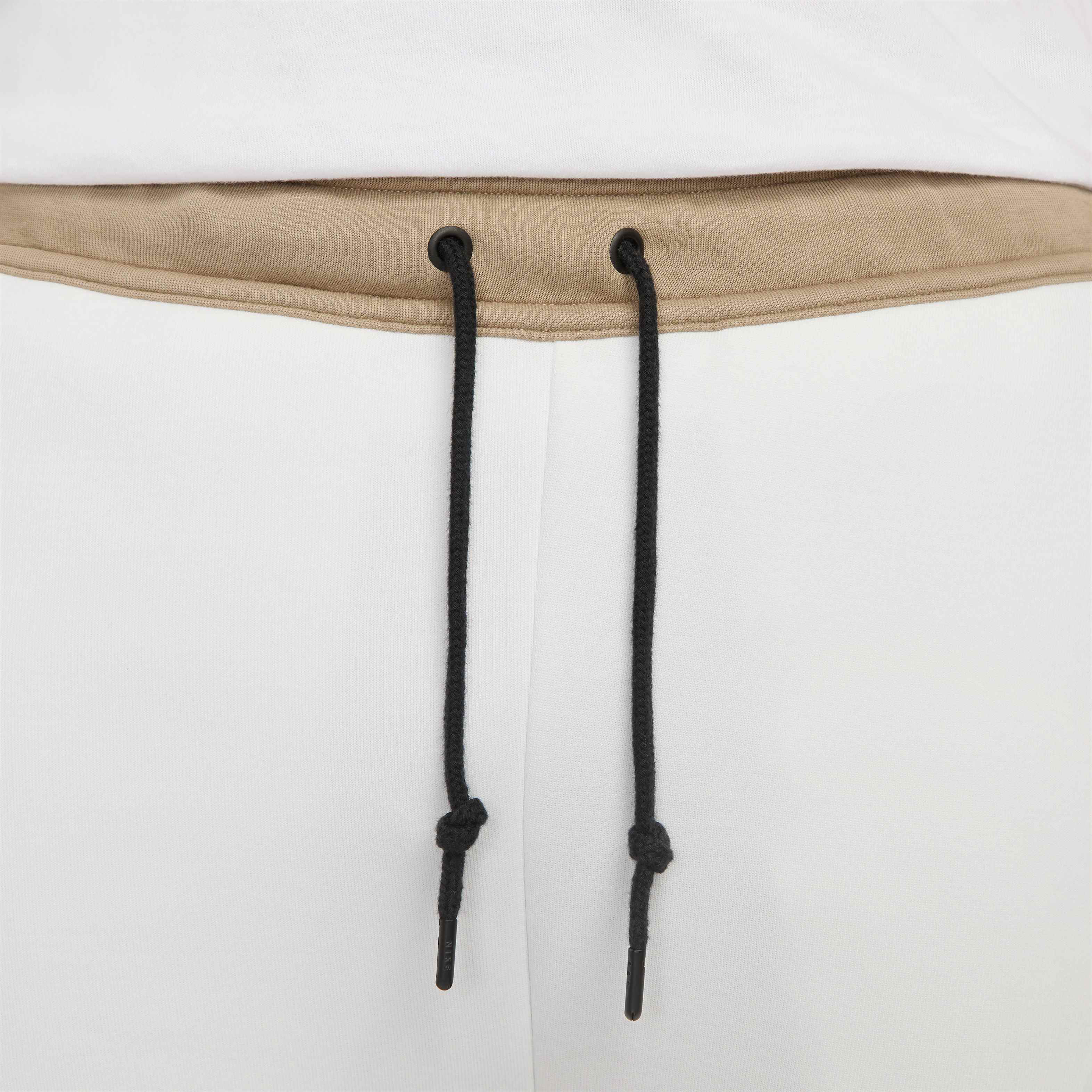 Nike Sportswear Tech Fleece image number 3