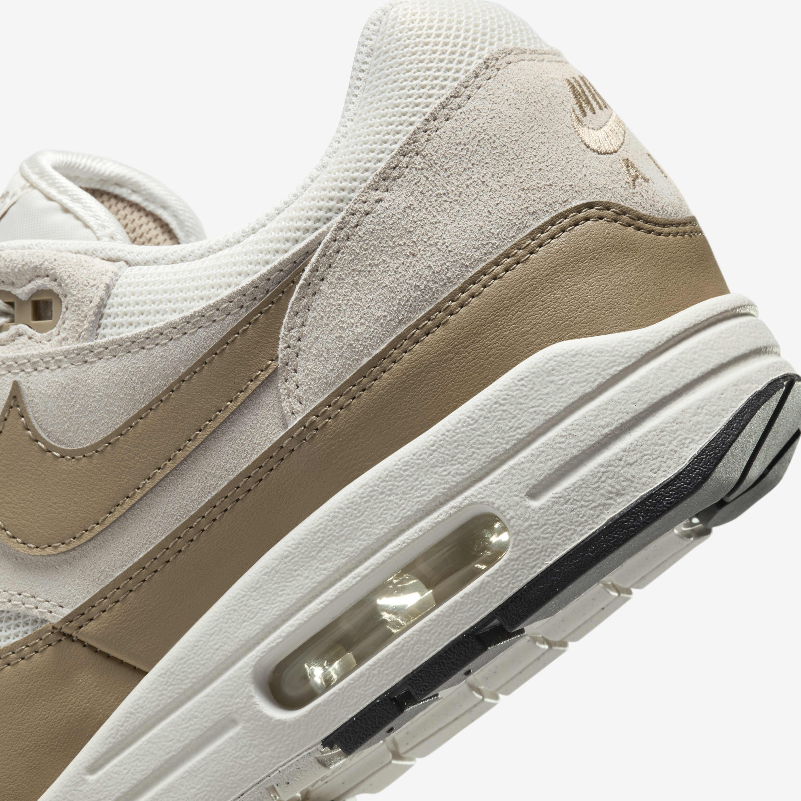 Essential air max 1 shop