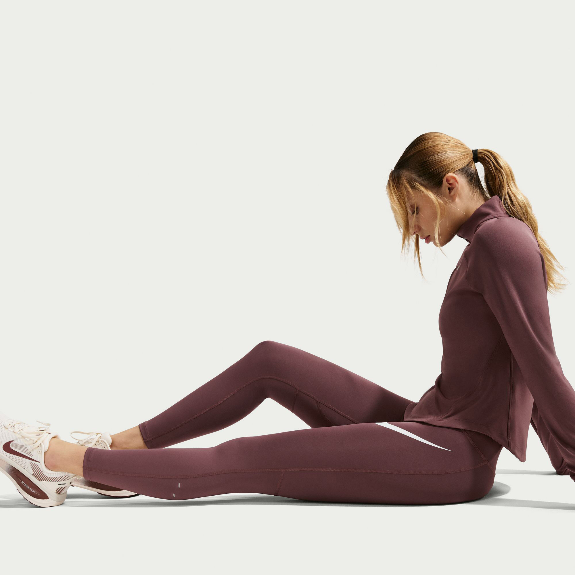 Nike Tempo Swoosh Run image number 4