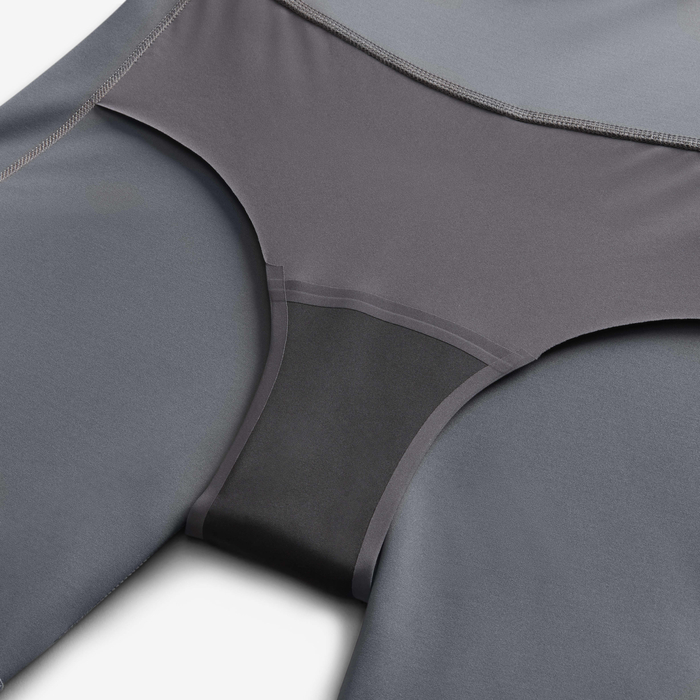 نايكي ون ليك بروتكشن: بيريود image number 4 نايكي ون ليك بروتكشن: بيريود image number 4