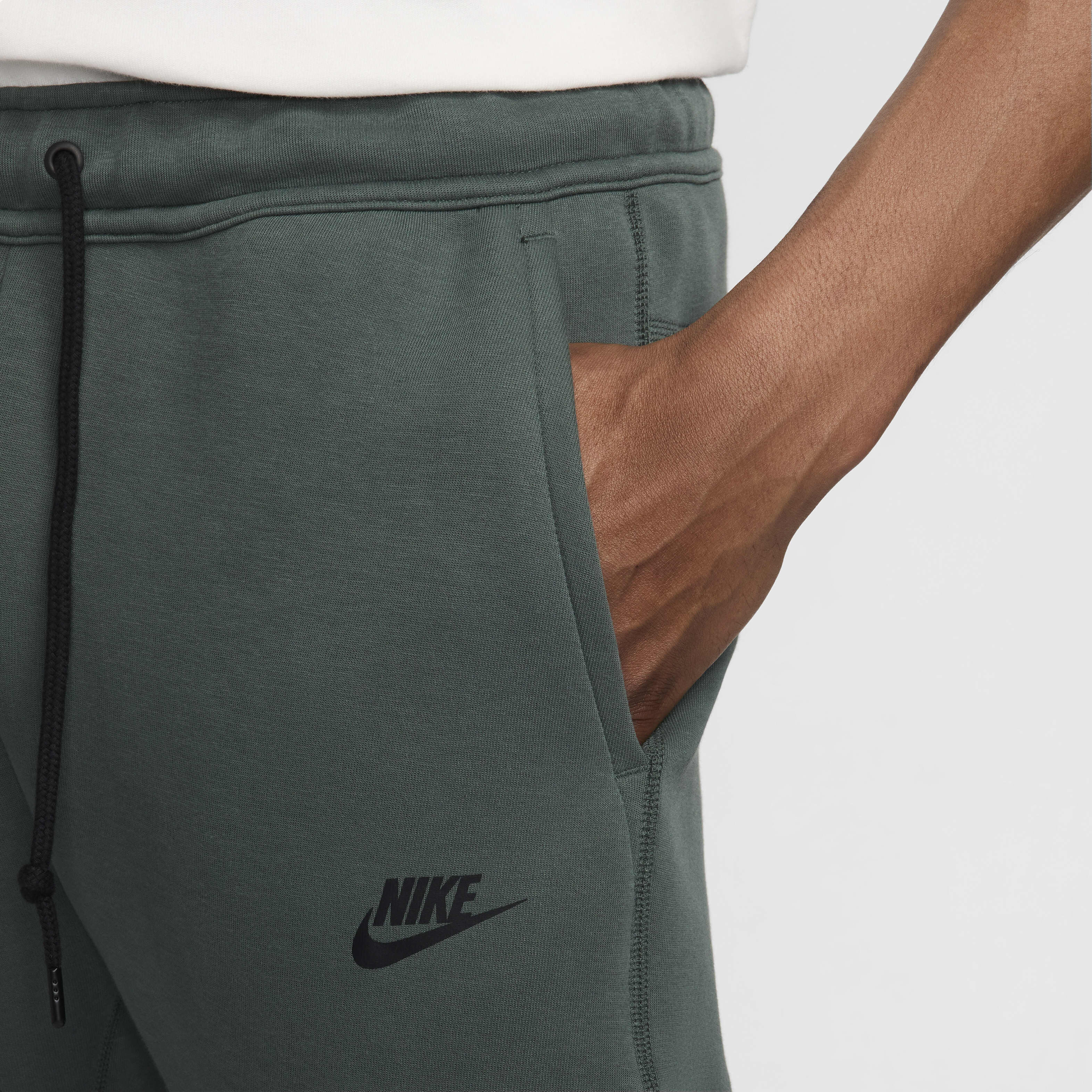 Nike Sportswear Tech Fleece image number 3