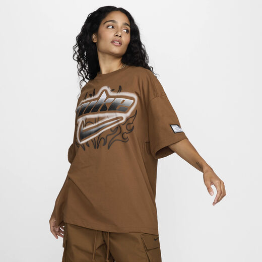 Tops & T-Shirts-Nike, Nike Sportswear, Women's Oversized Graphic T-Shirt