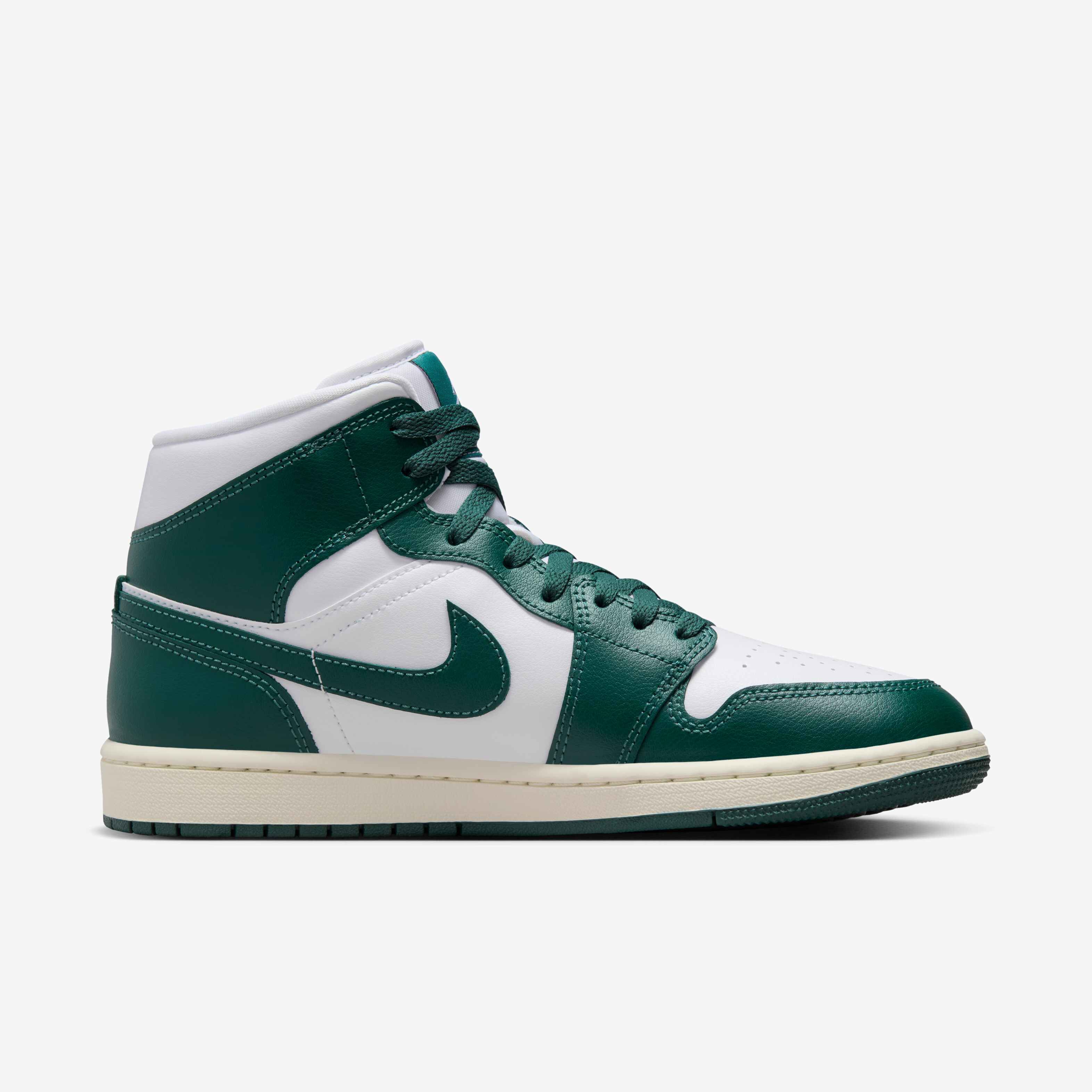 Air Jordan 1 Mid Shoes image number 2