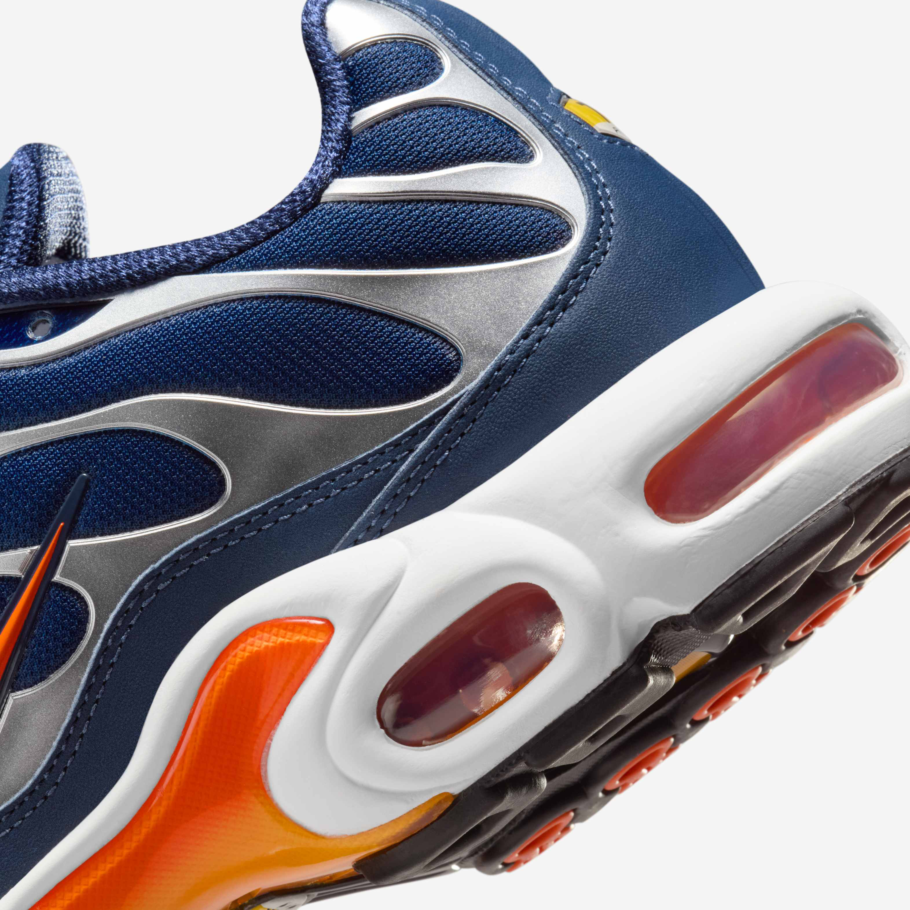 Nike Air Max Plus image number 7