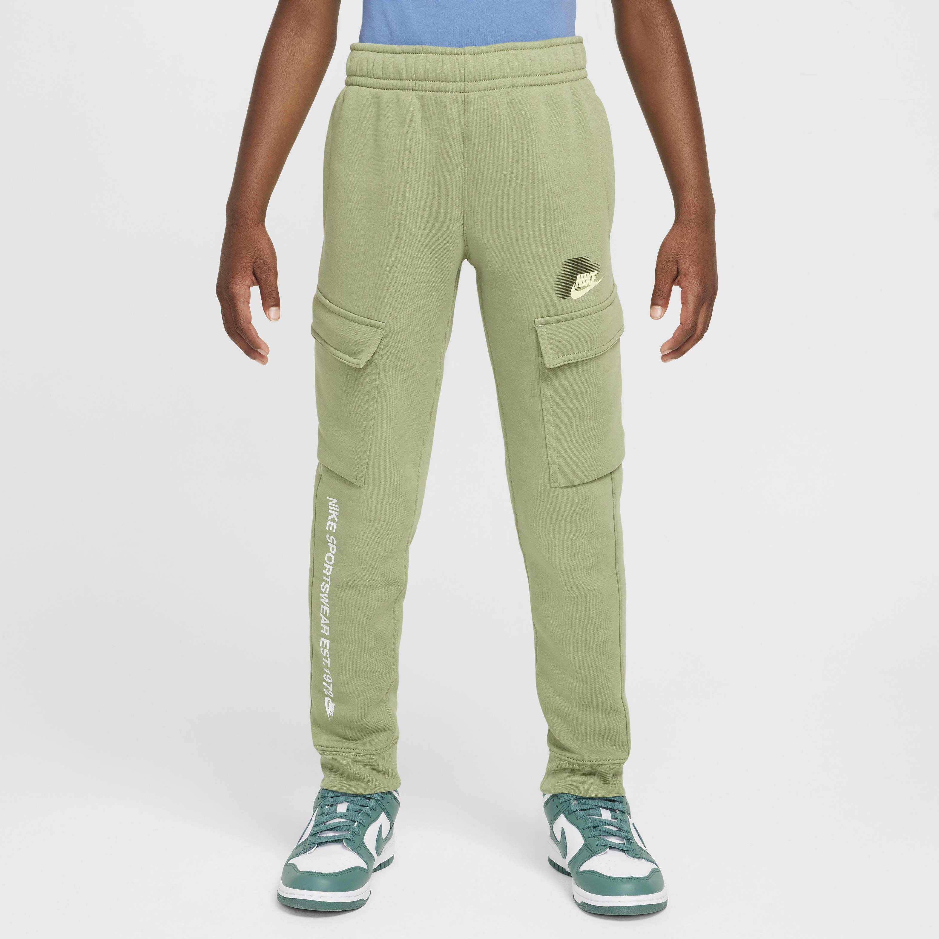 Nike Sportswear Standard Issue