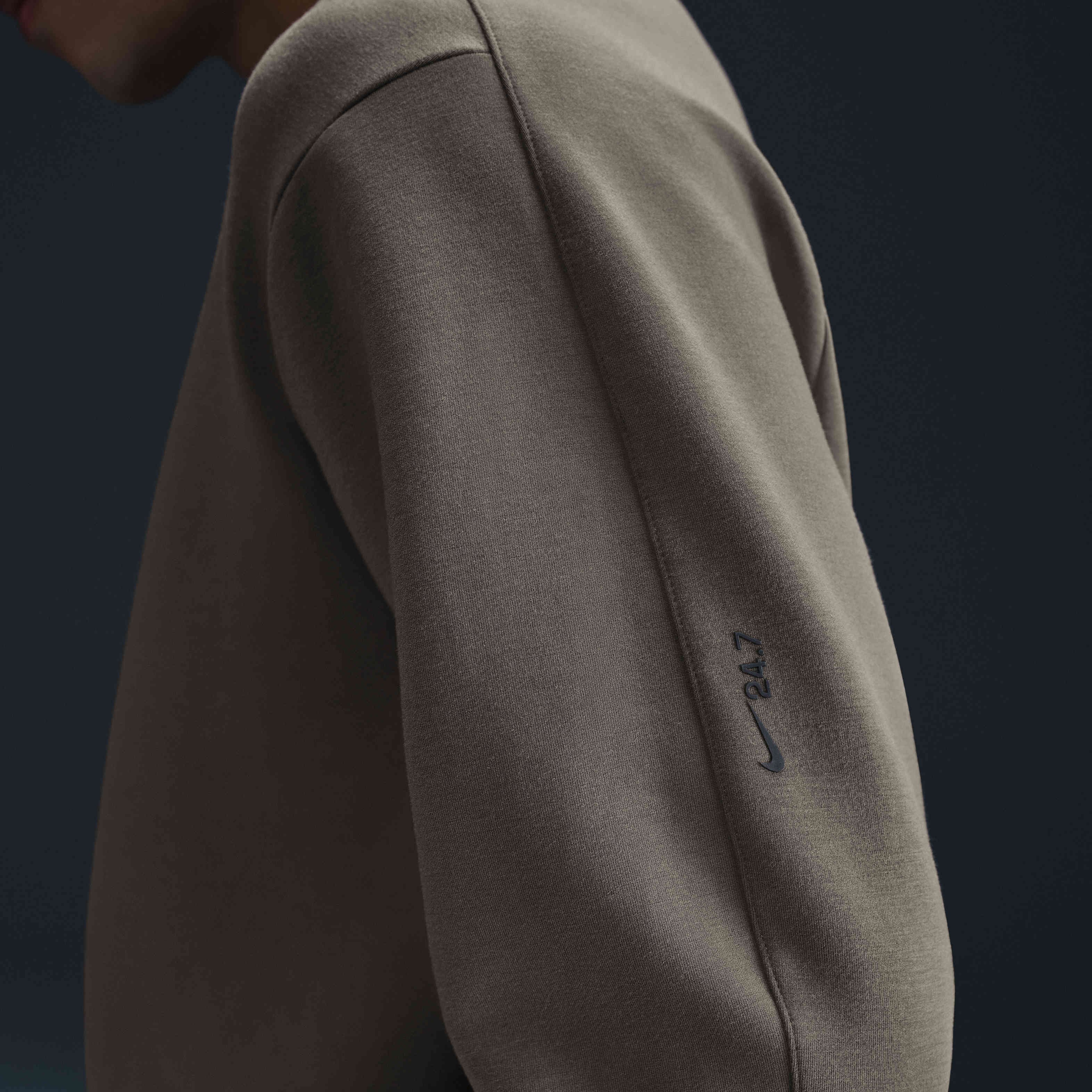 نايكي 24.7 امبوسبلي سوفت image number 5