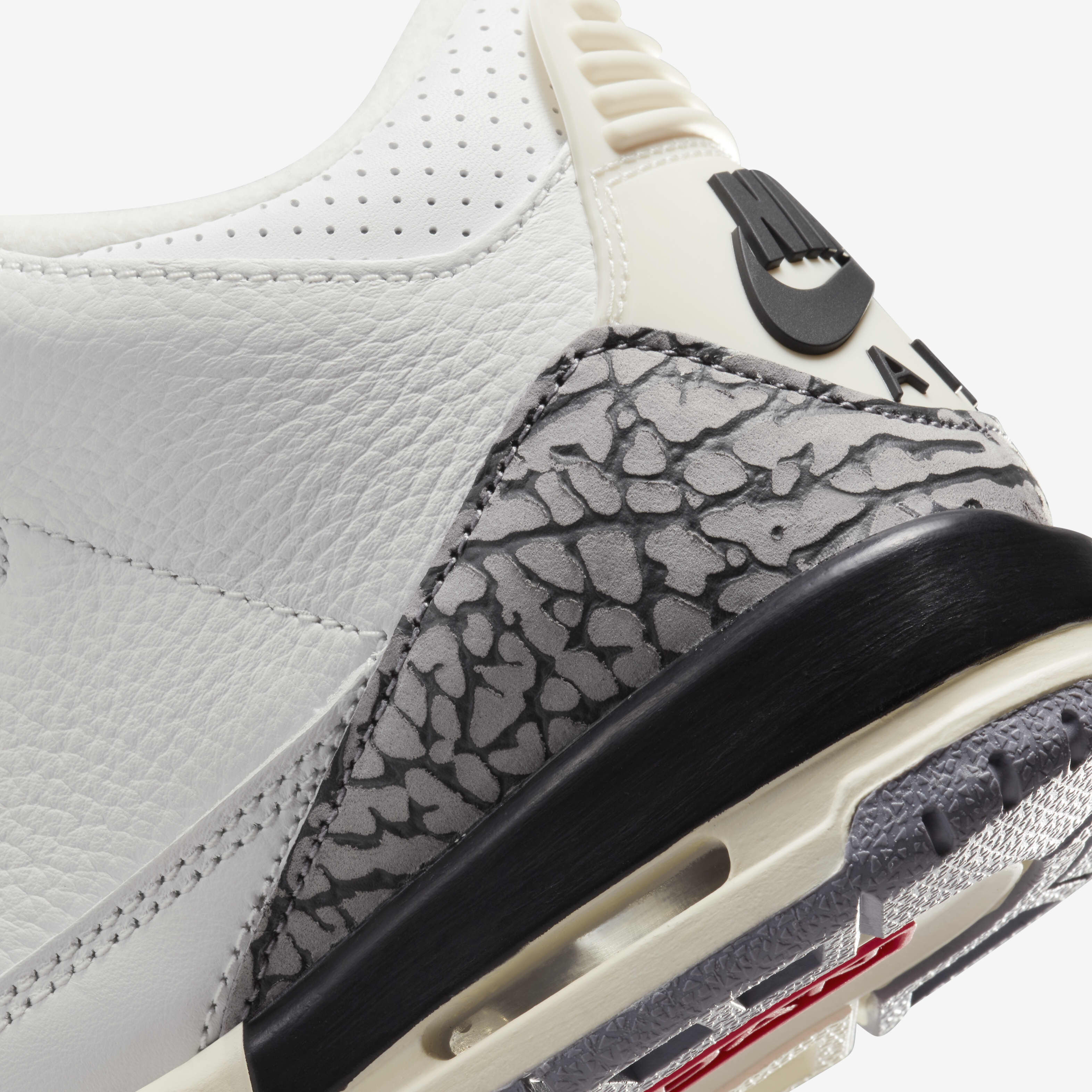 Air Jordan 3 Retro 'Medium Olive' image number 7