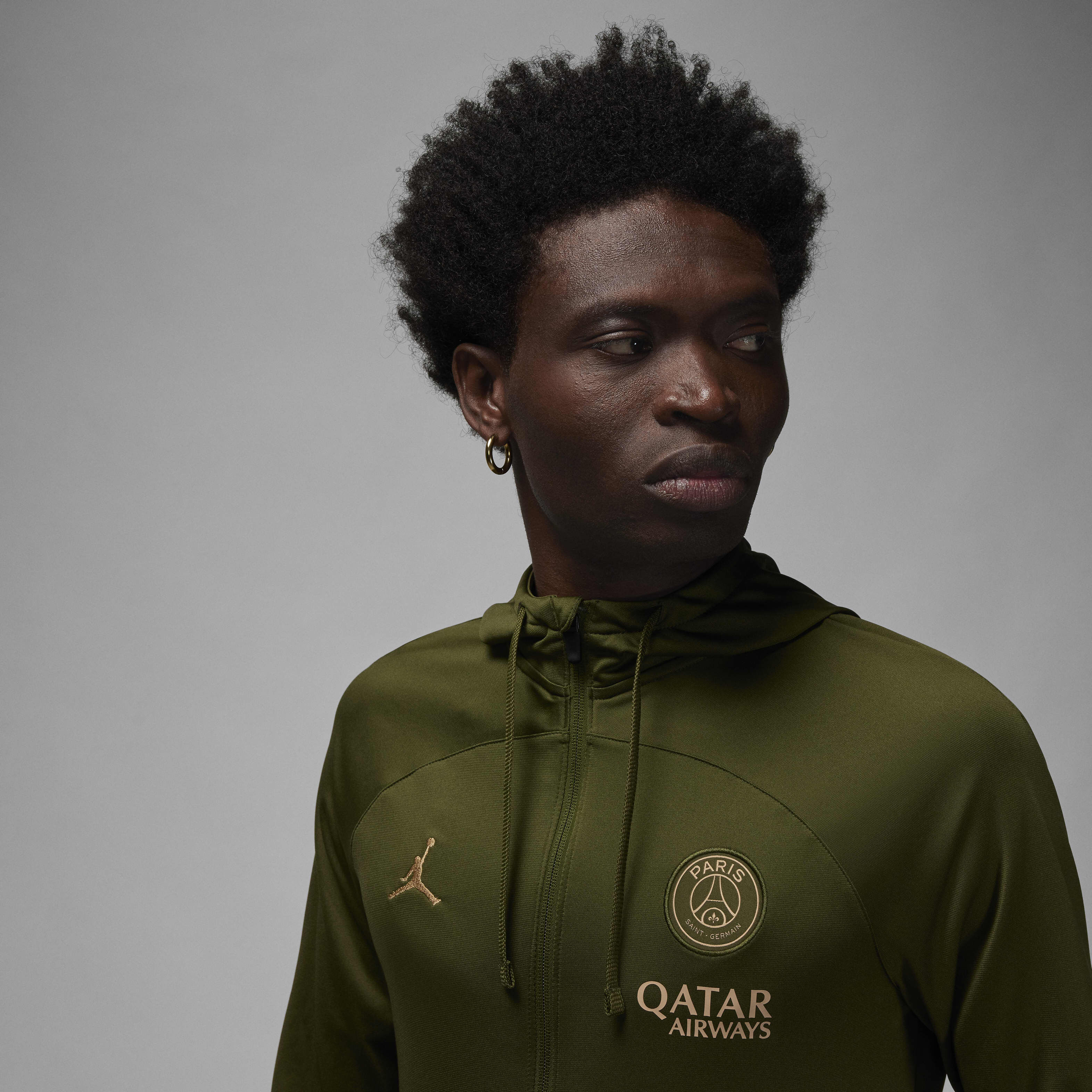 Paris Saint-Germain Strike Fourth image number 2