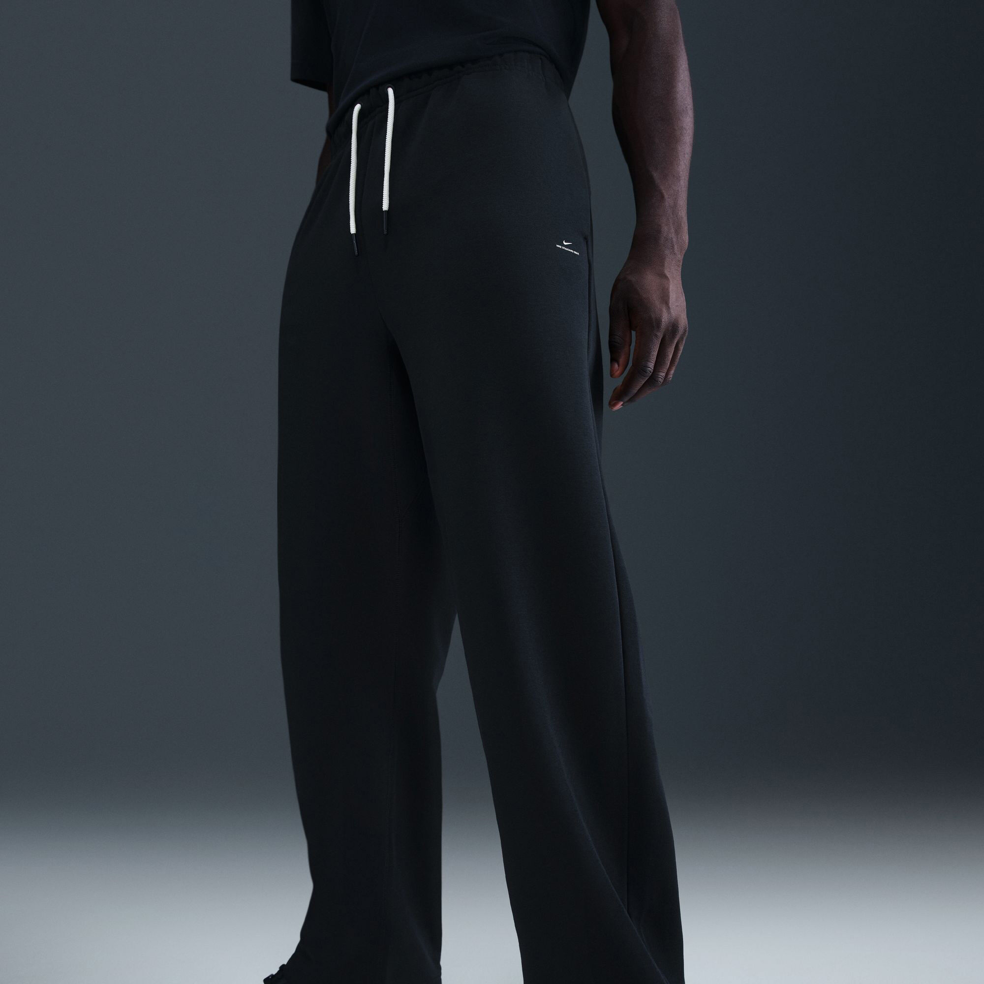 Nike Standard Issue image number 7