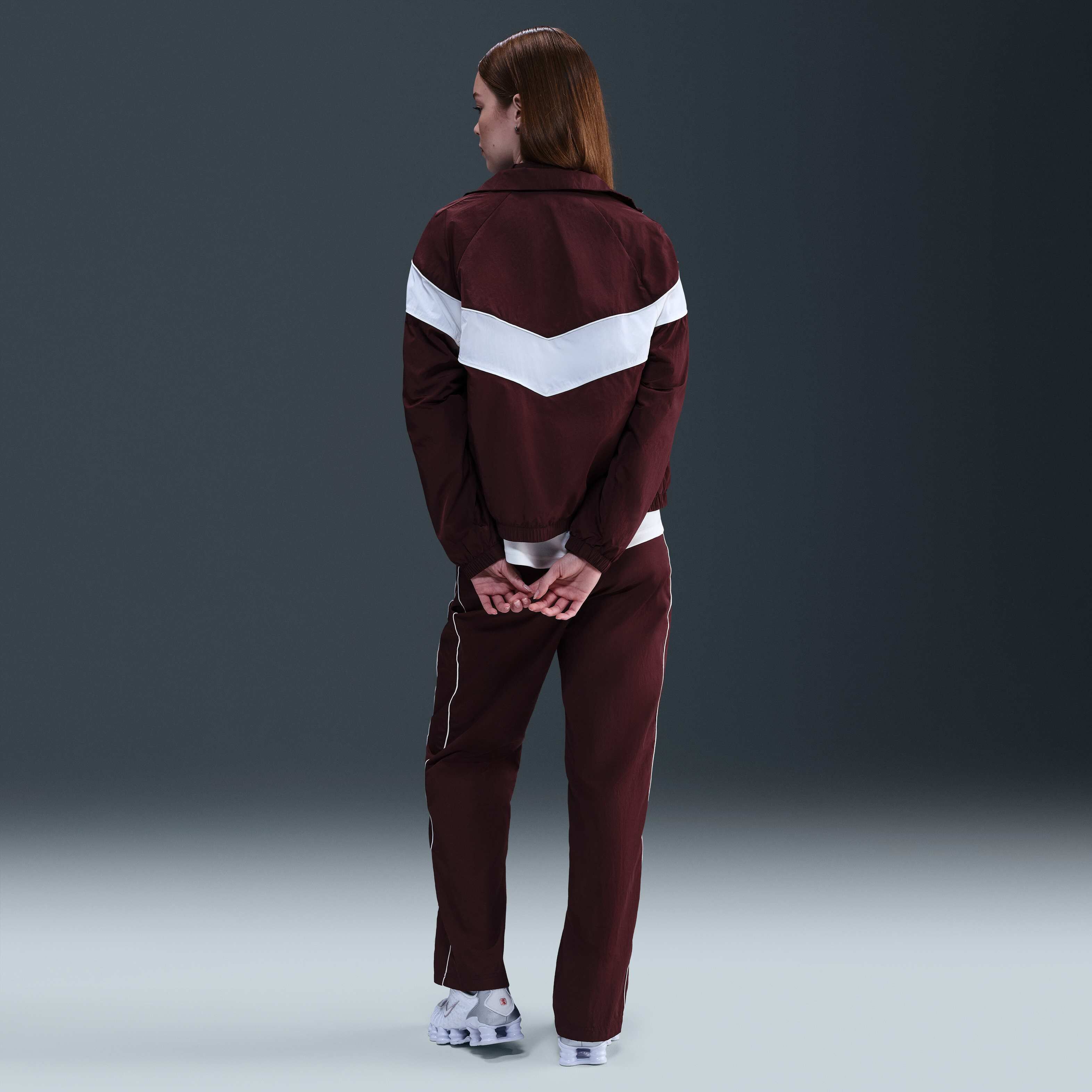 Nike Windrunner image number 4