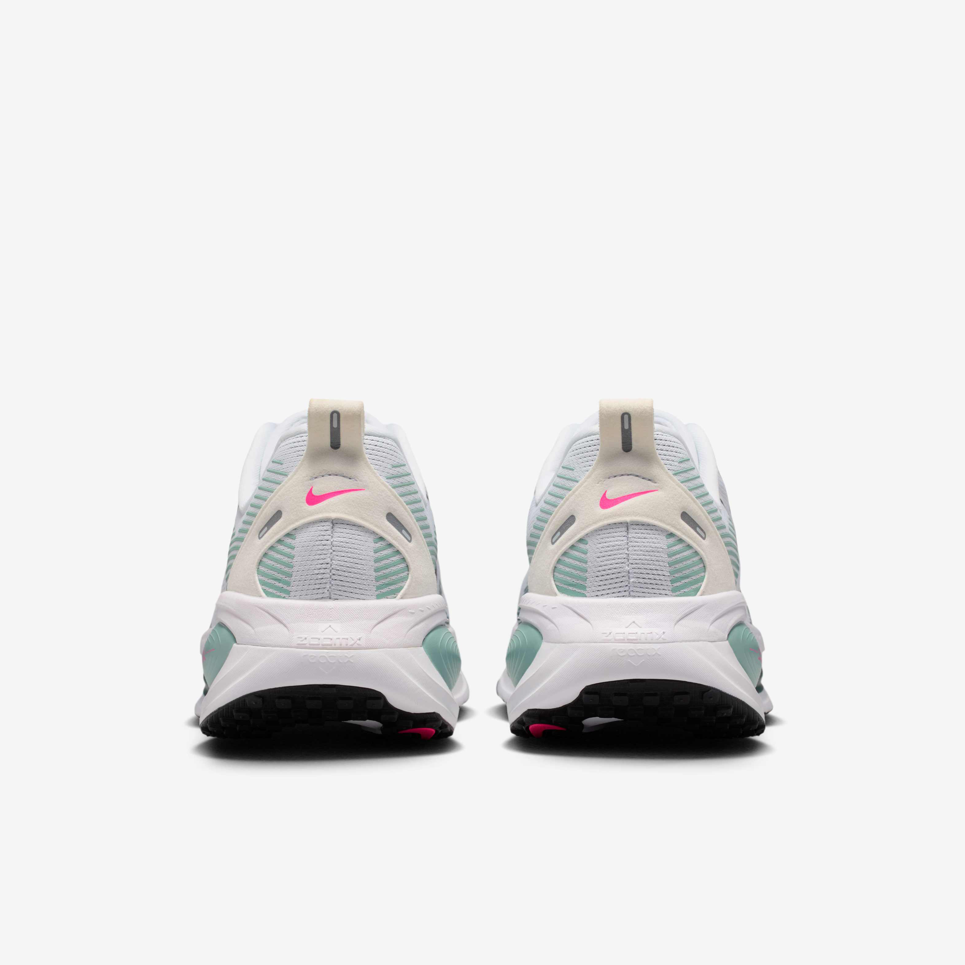 Nike Vomero 18 image number 5