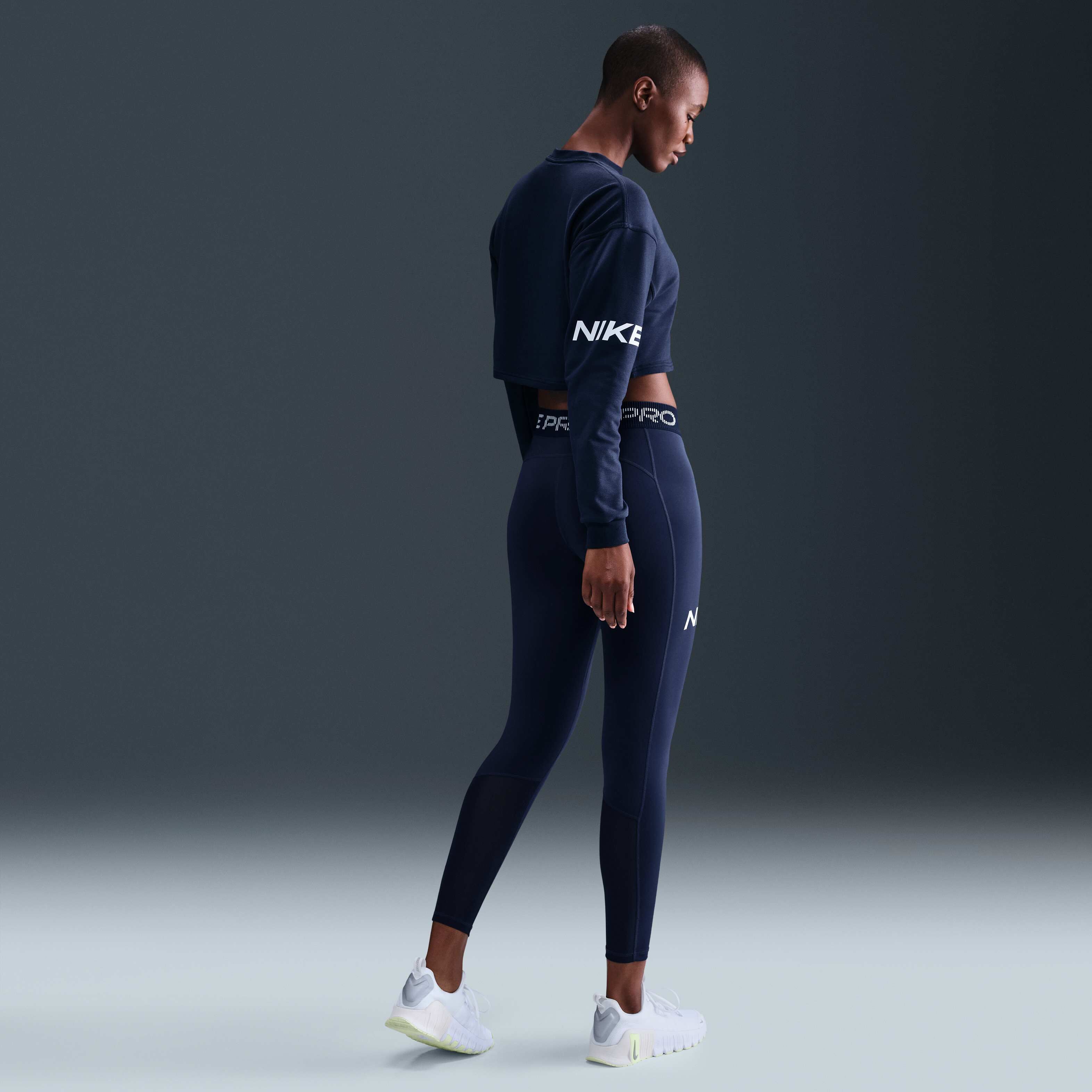 Nike Pro image number 4