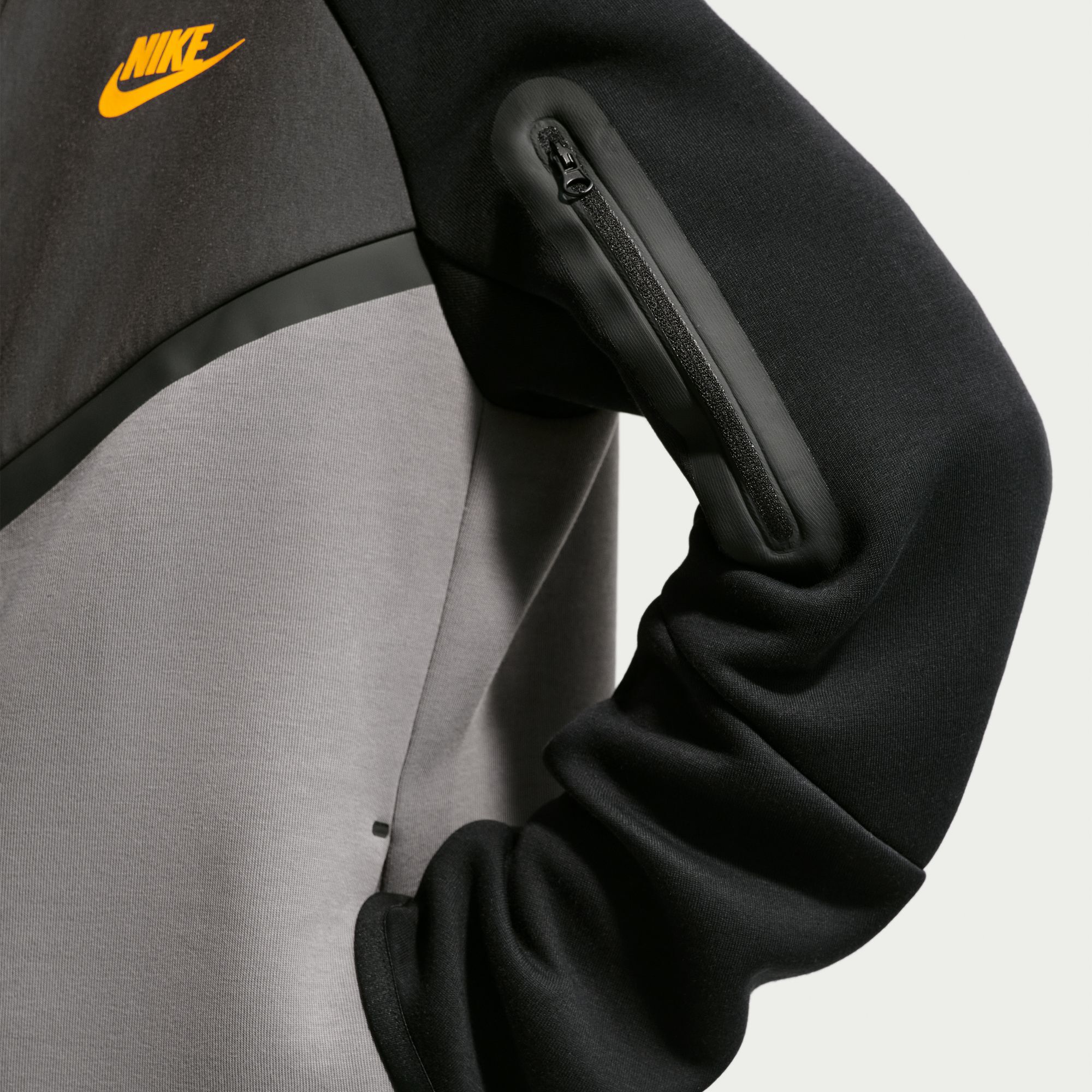 Nike Sportswear Tech Fleece image number 4