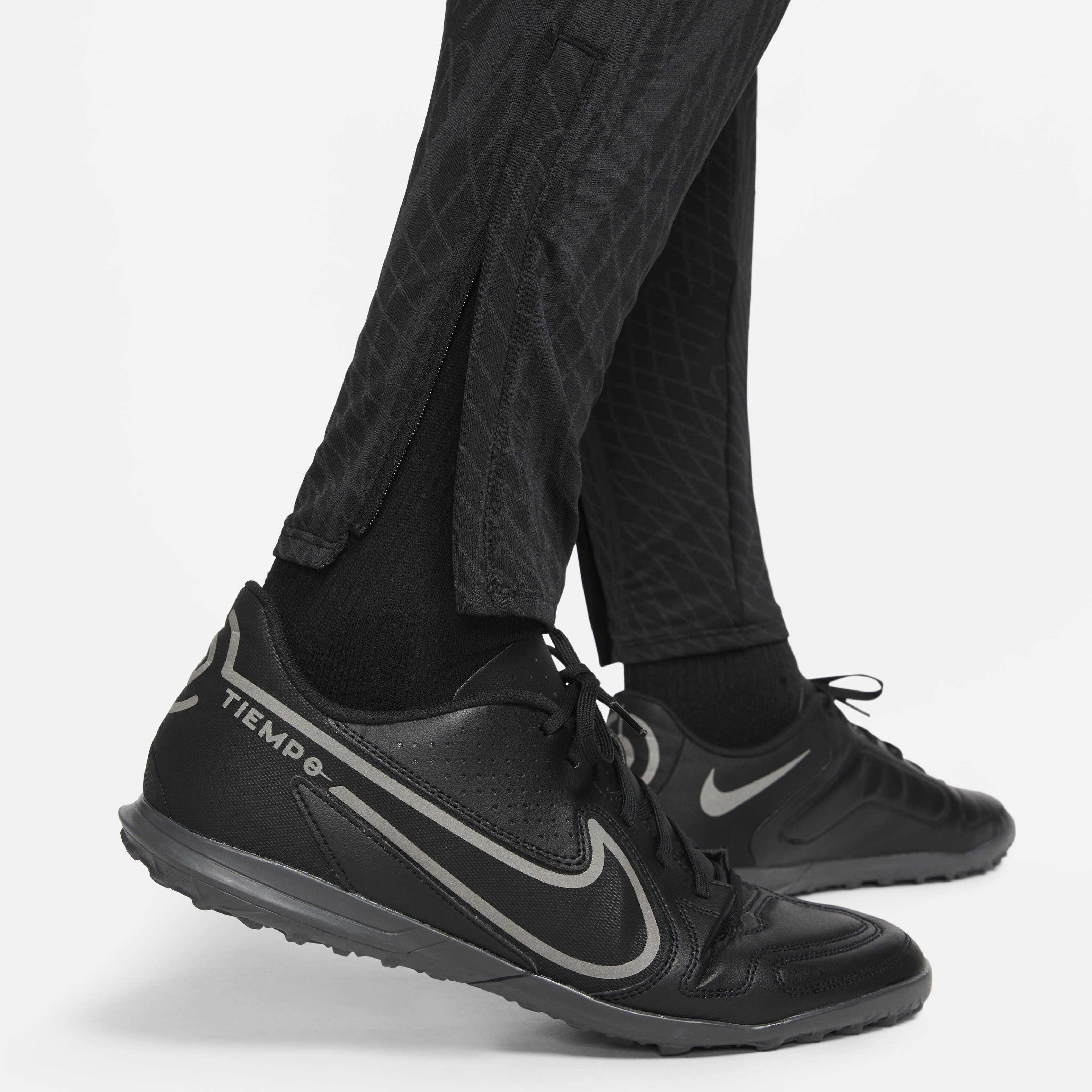 Nike flex strike shop