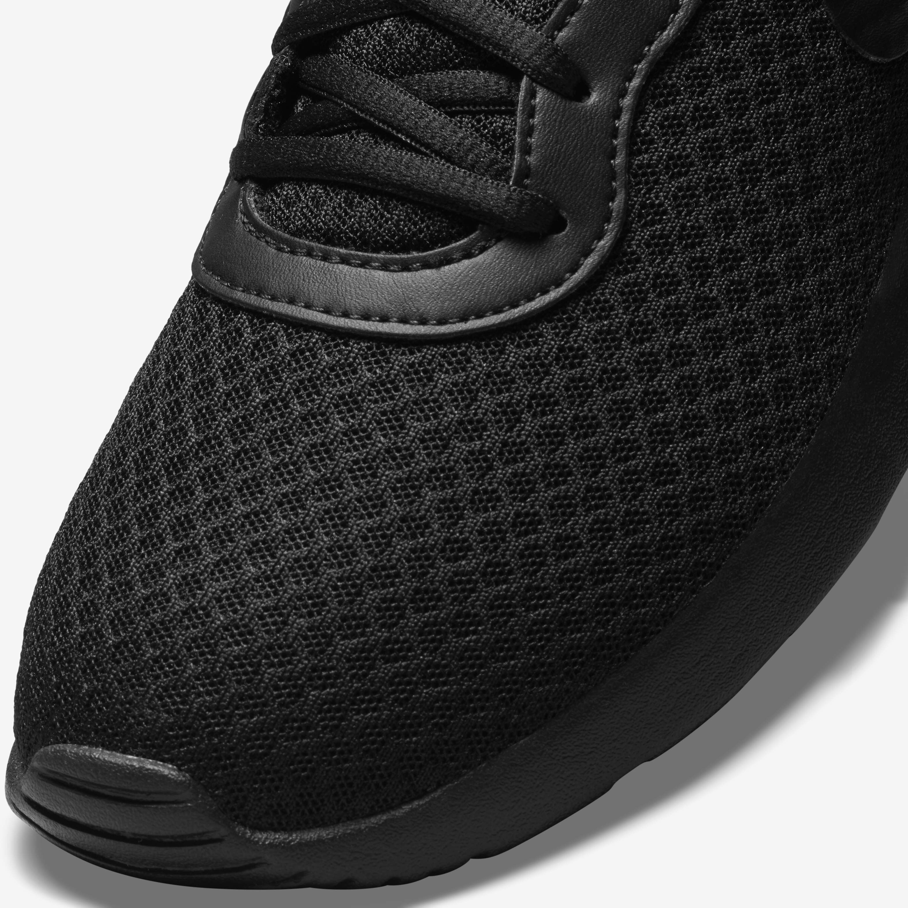 Buy Nike Tanjun Women s Shoes Nike UAE Official