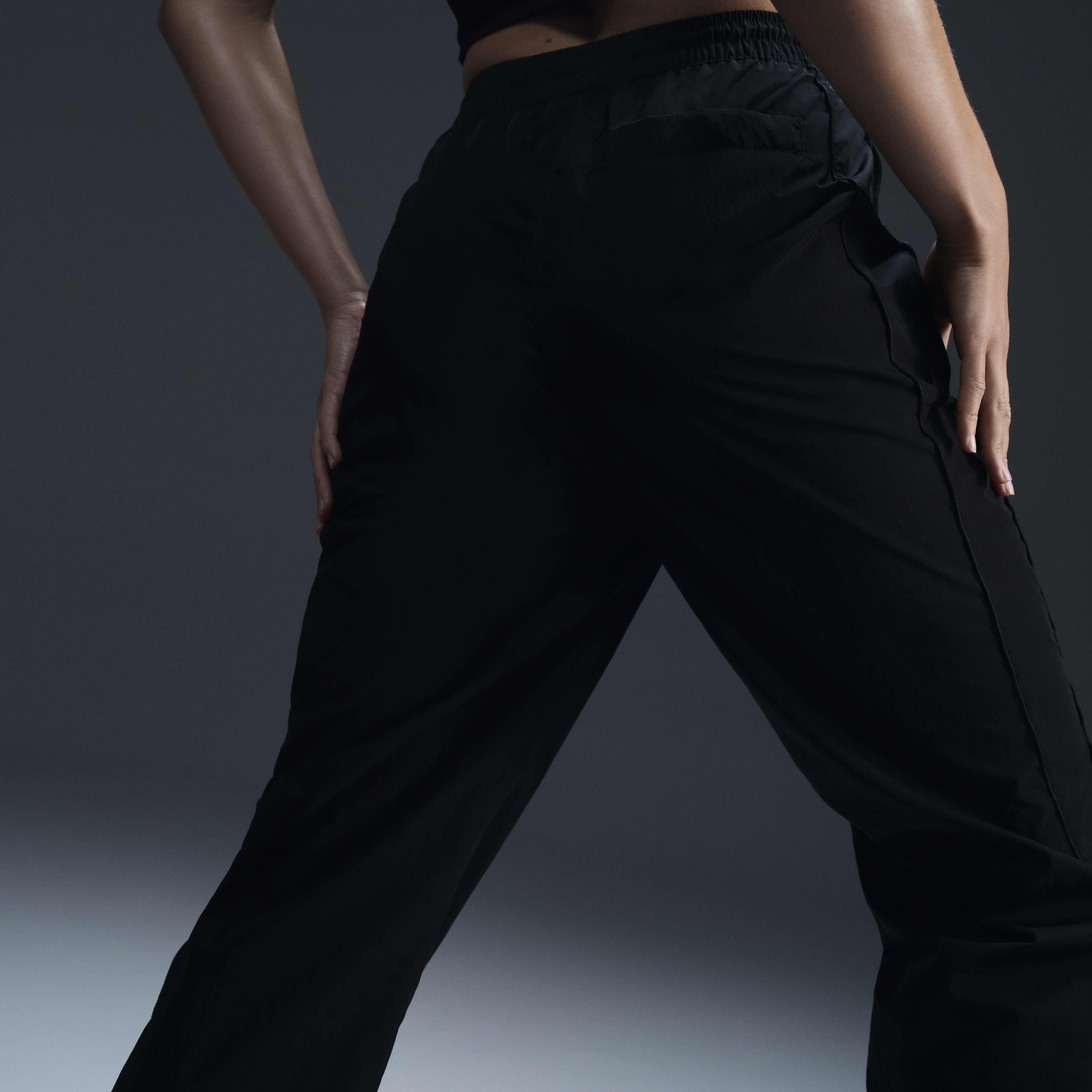 نايكي ويندرانر image number 3