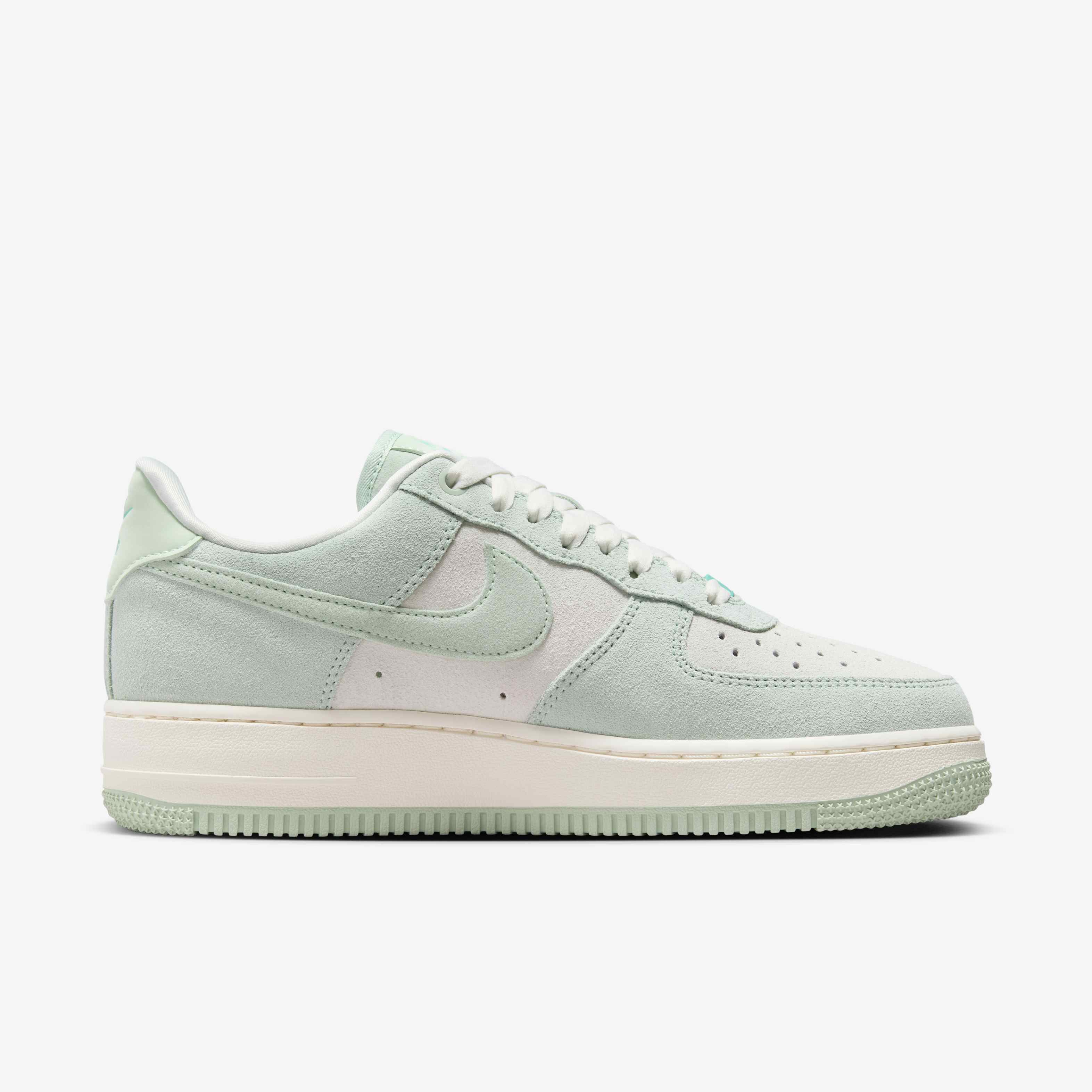 Nike Air Force 1 '07 SE image number 2