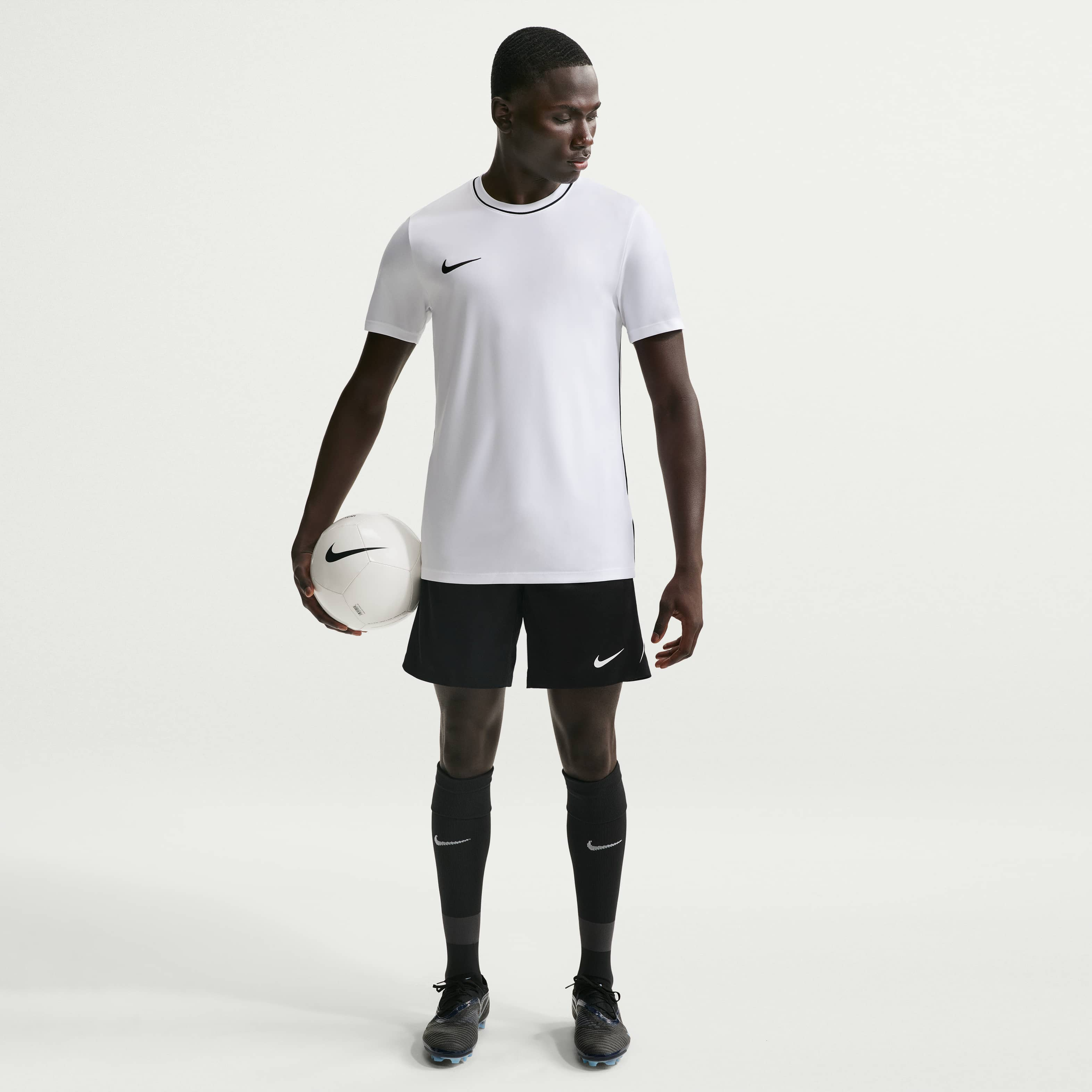 Nike Strike image number 0