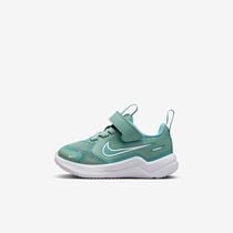 Nike Cosmic Runner
