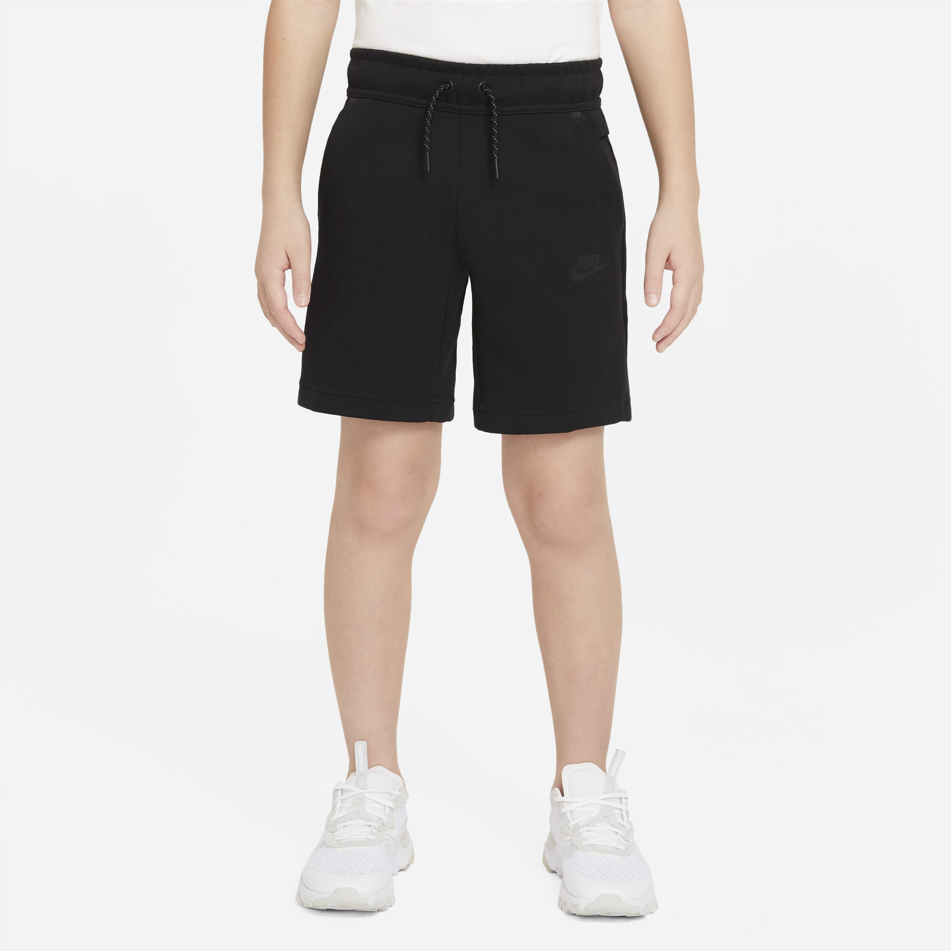 Nike tech shorts kids 2025