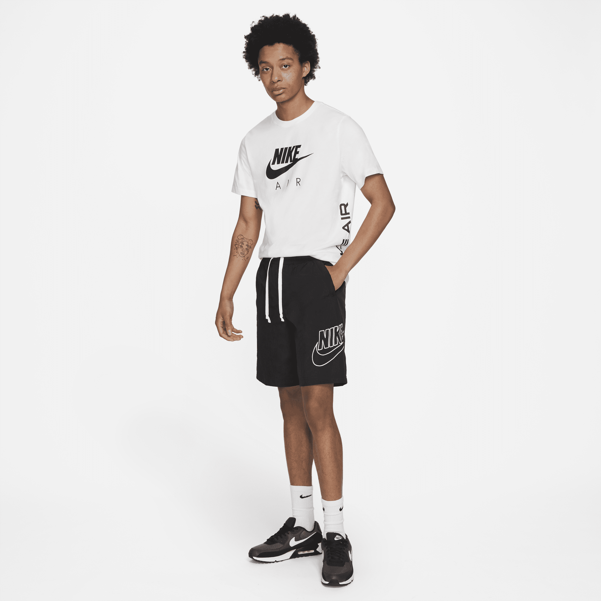 Black nike 2025 alumni shorts