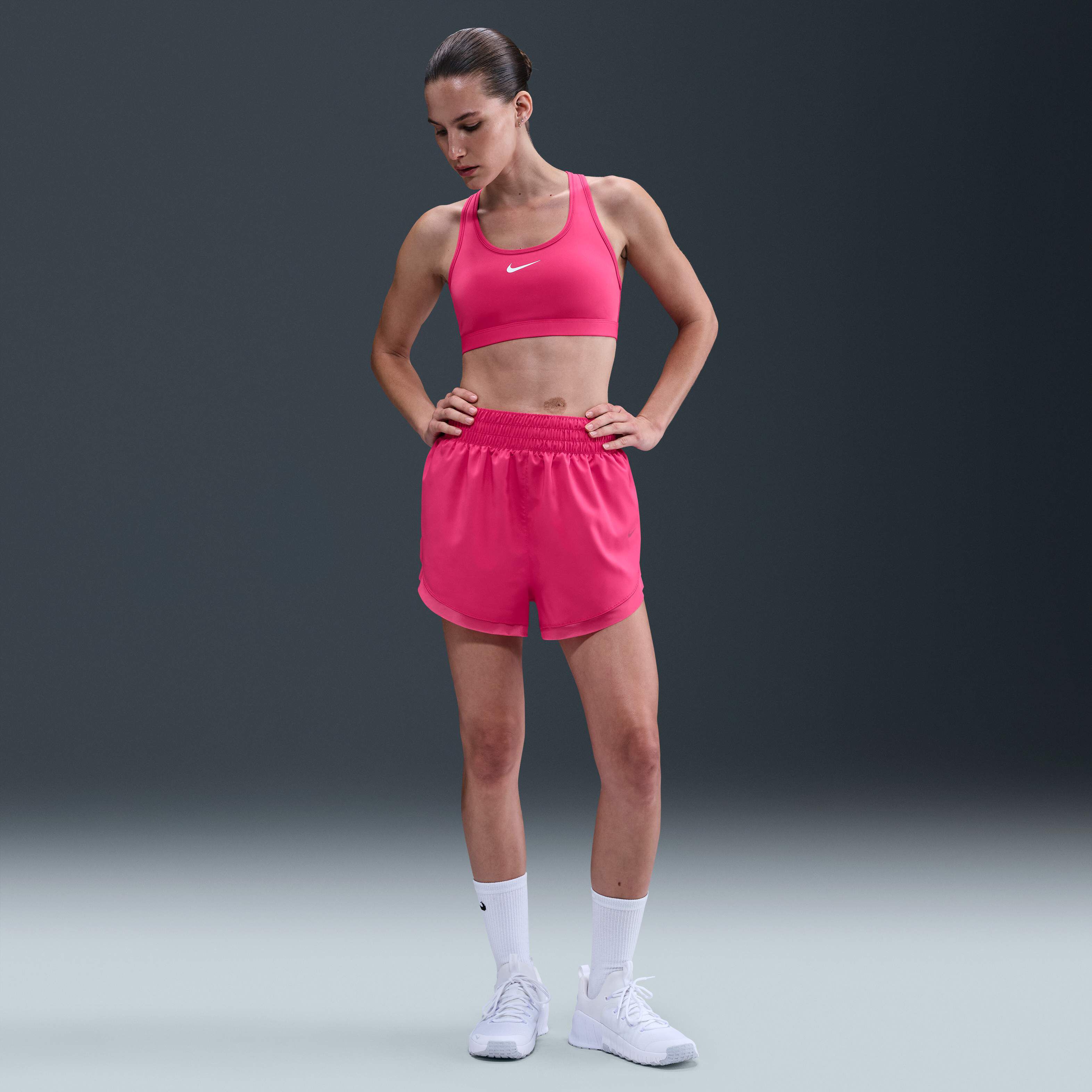 Nike Swoosh Medium-Support image number 3