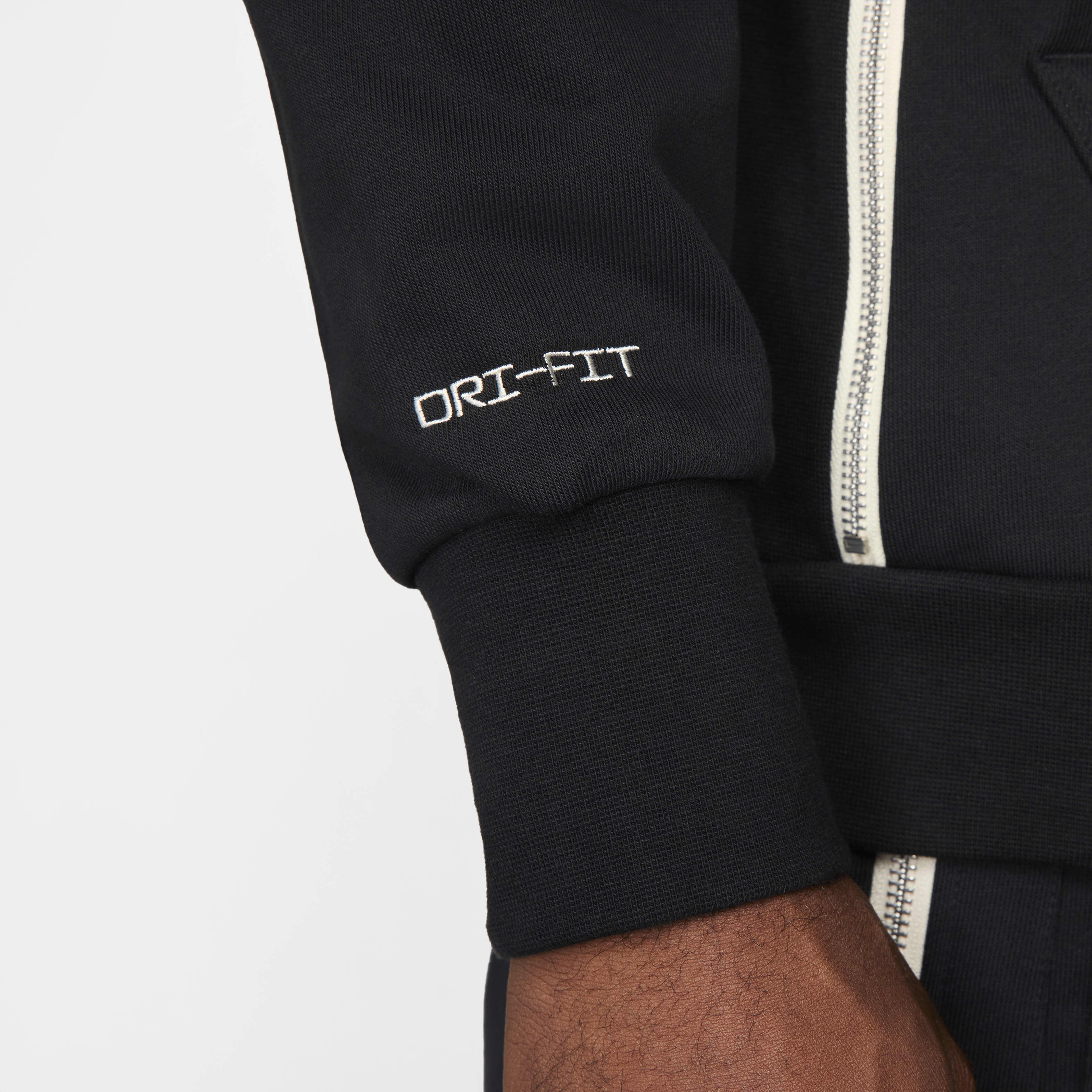 نايكي دراي-فت ستاندرد اشيو image number 4