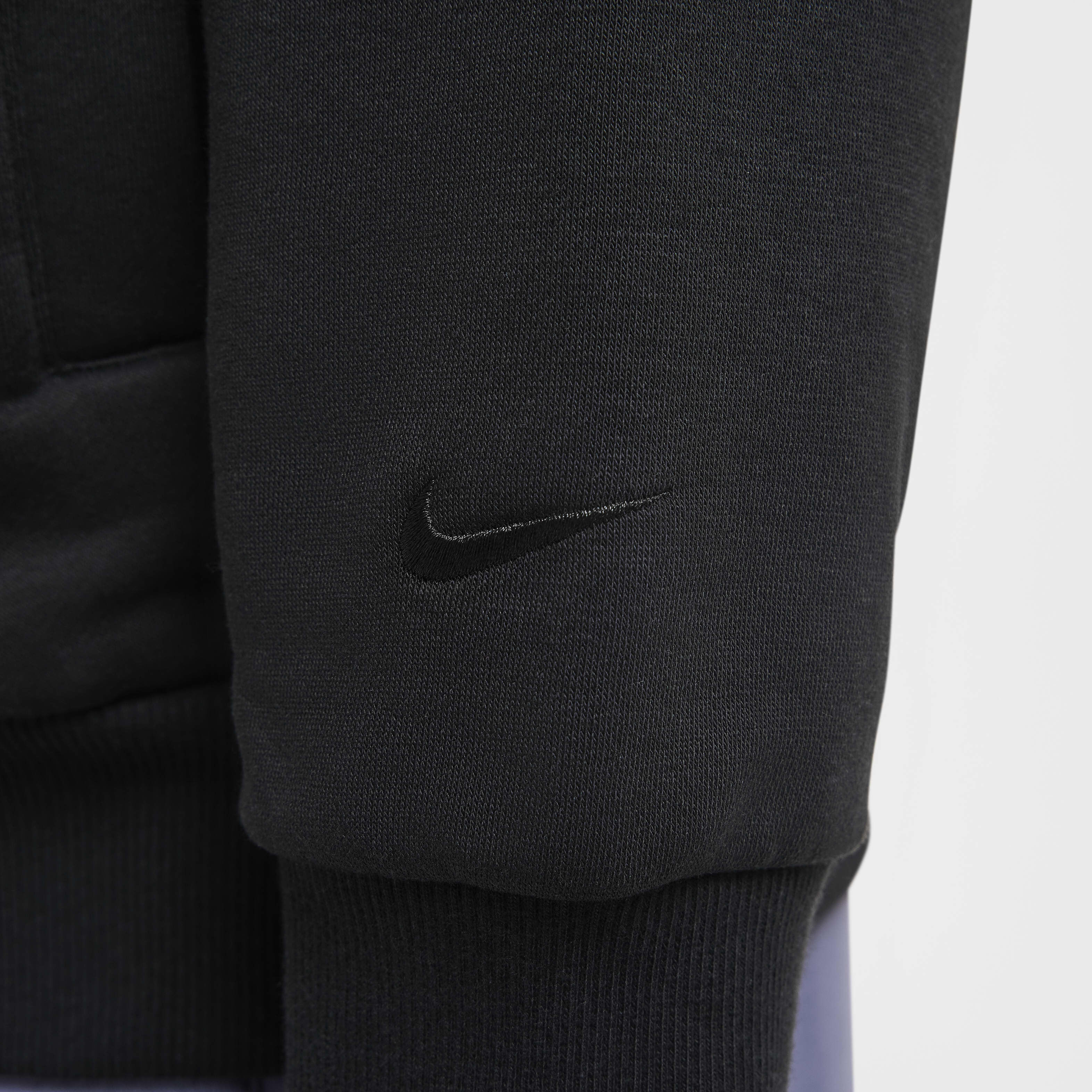 LeBron Standard Issue image number 5