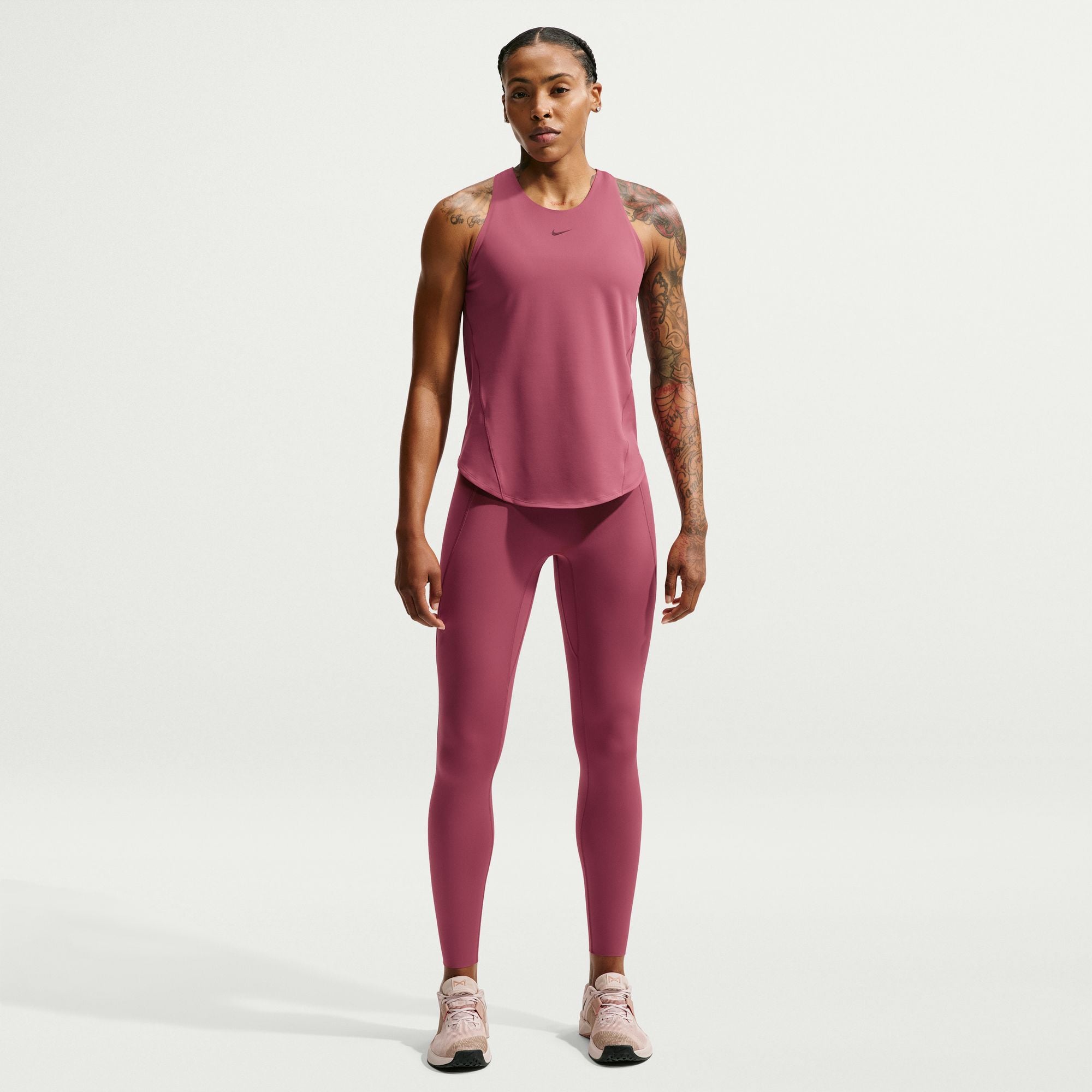 Nike Universa image number 0