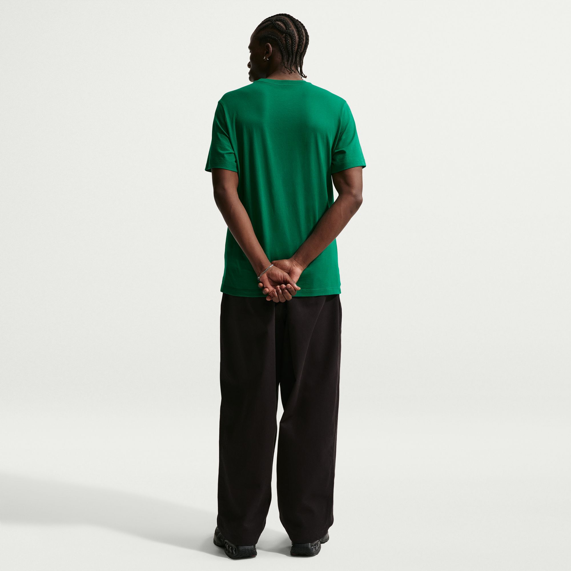 نايكي سبورتسوير image number 1