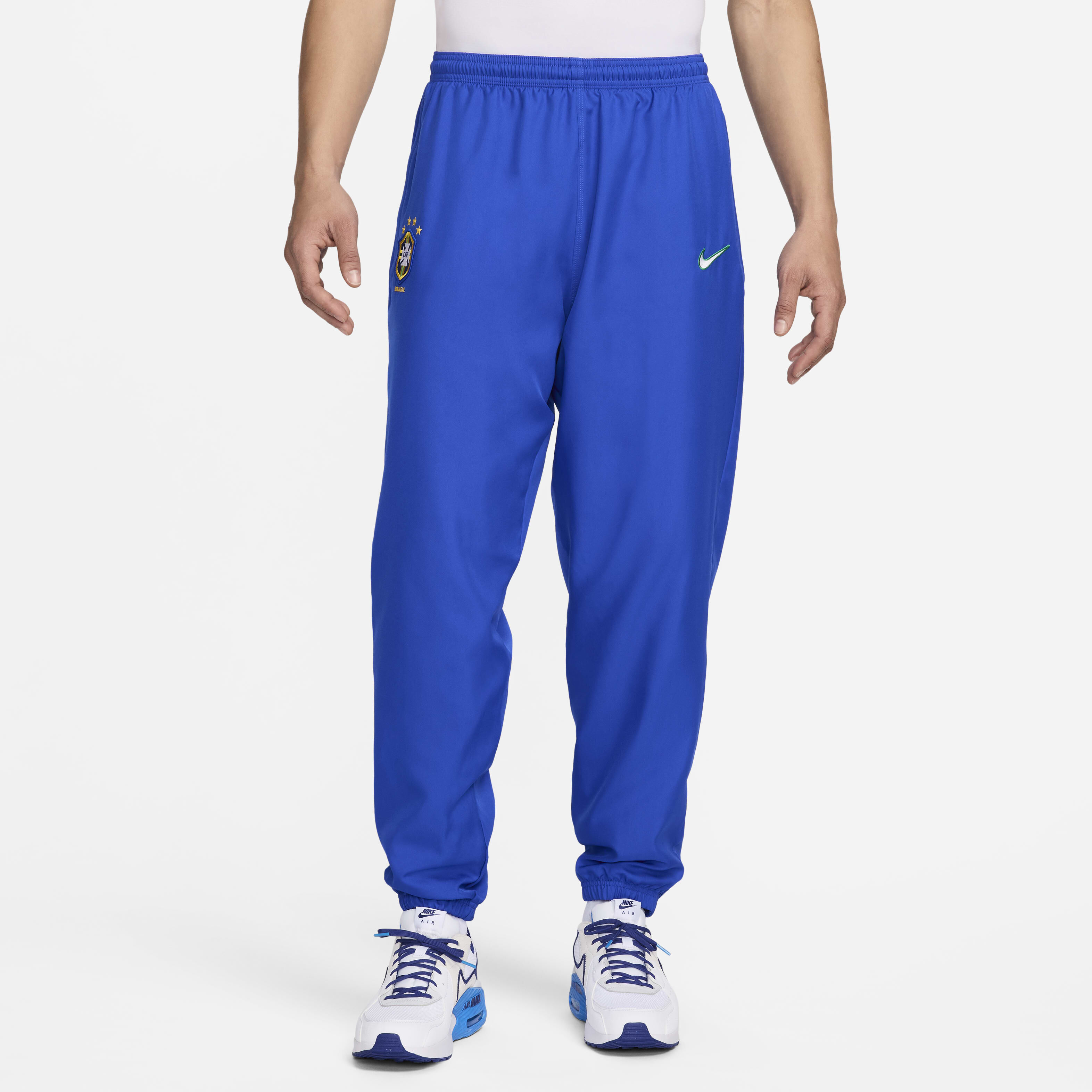 Shop Nike Men s Tracksuits Online in UAE Nike Male Tracksuits Set