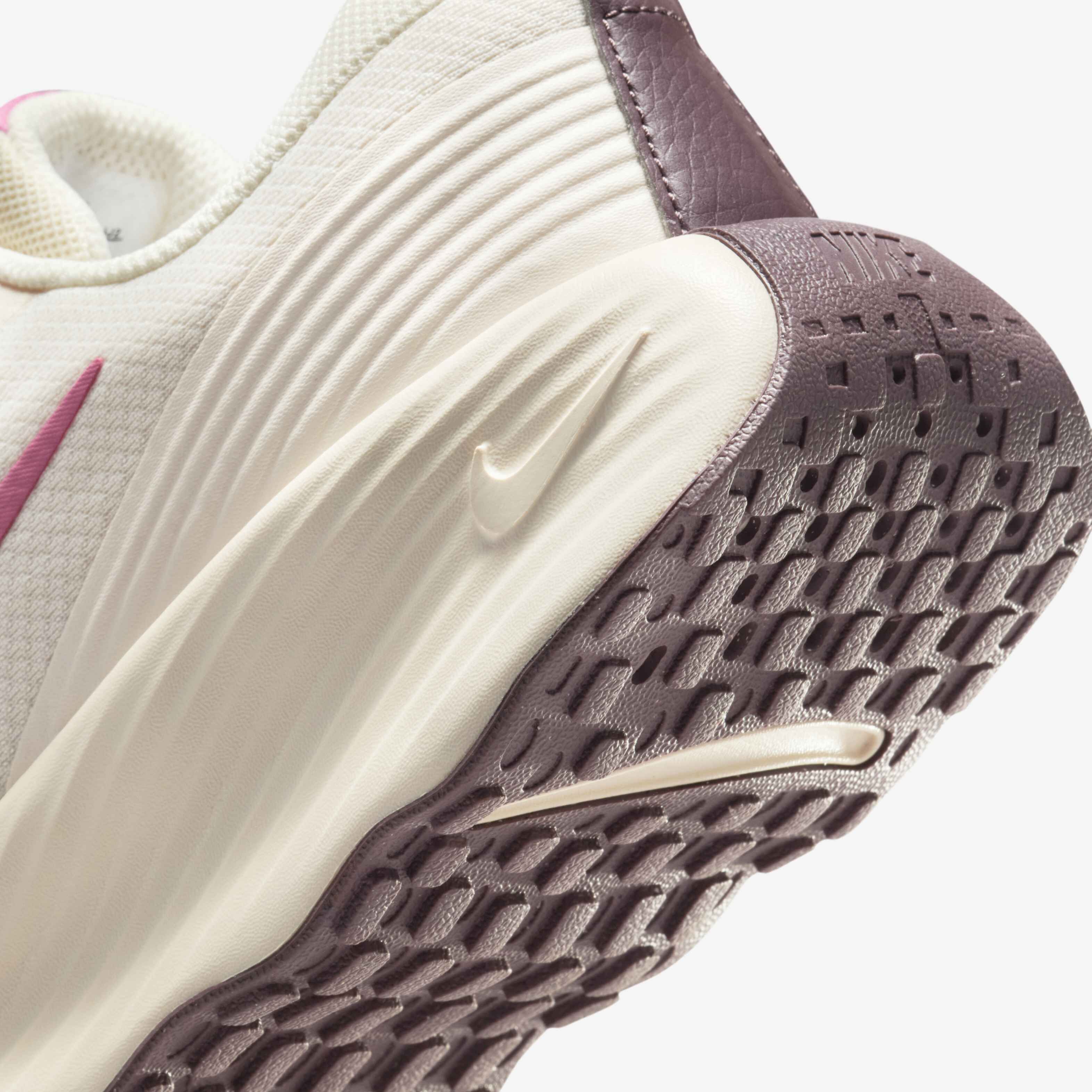 نايكي برومينا image number 7