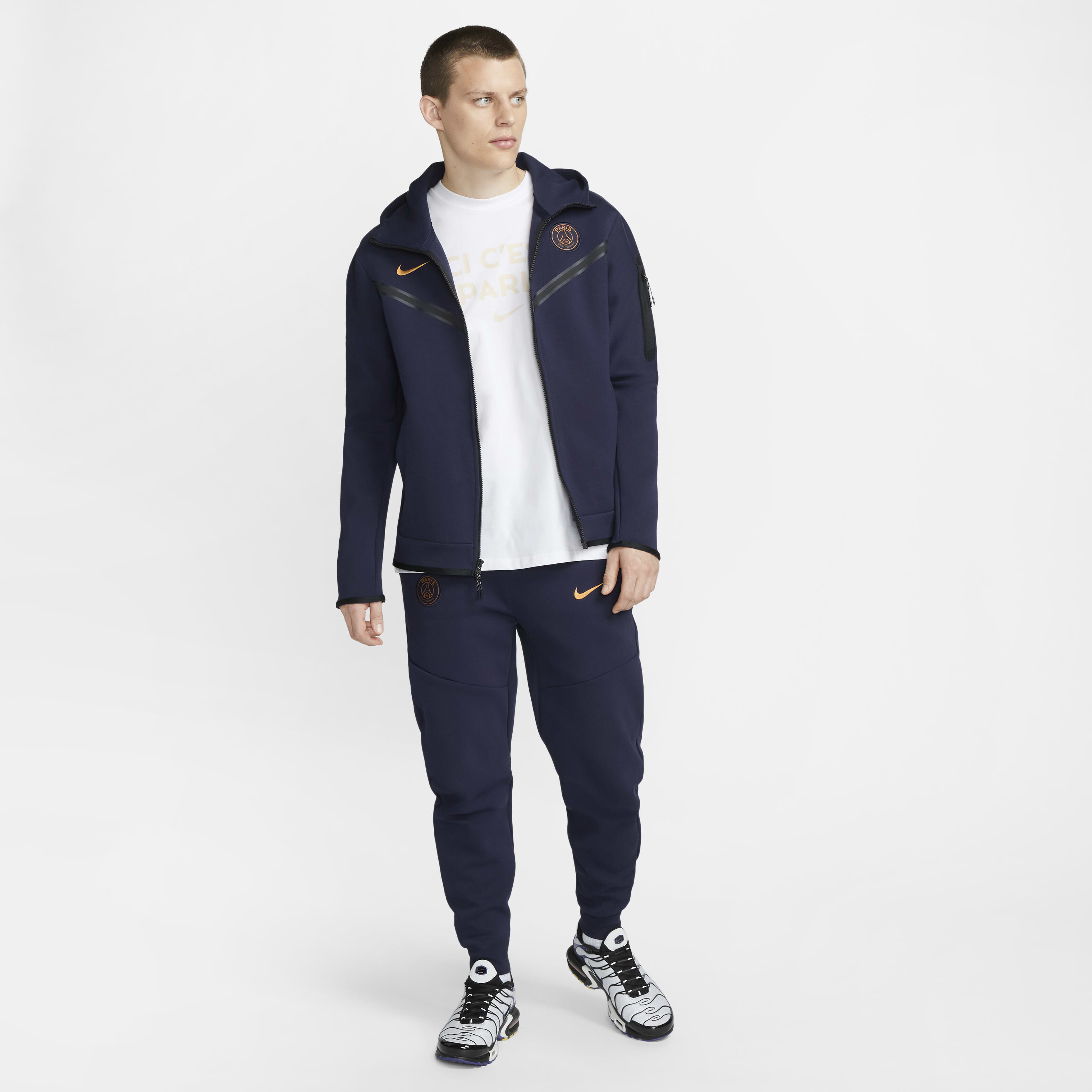 Paris Saint-Germain Tech Fleece Windrunner image number 8